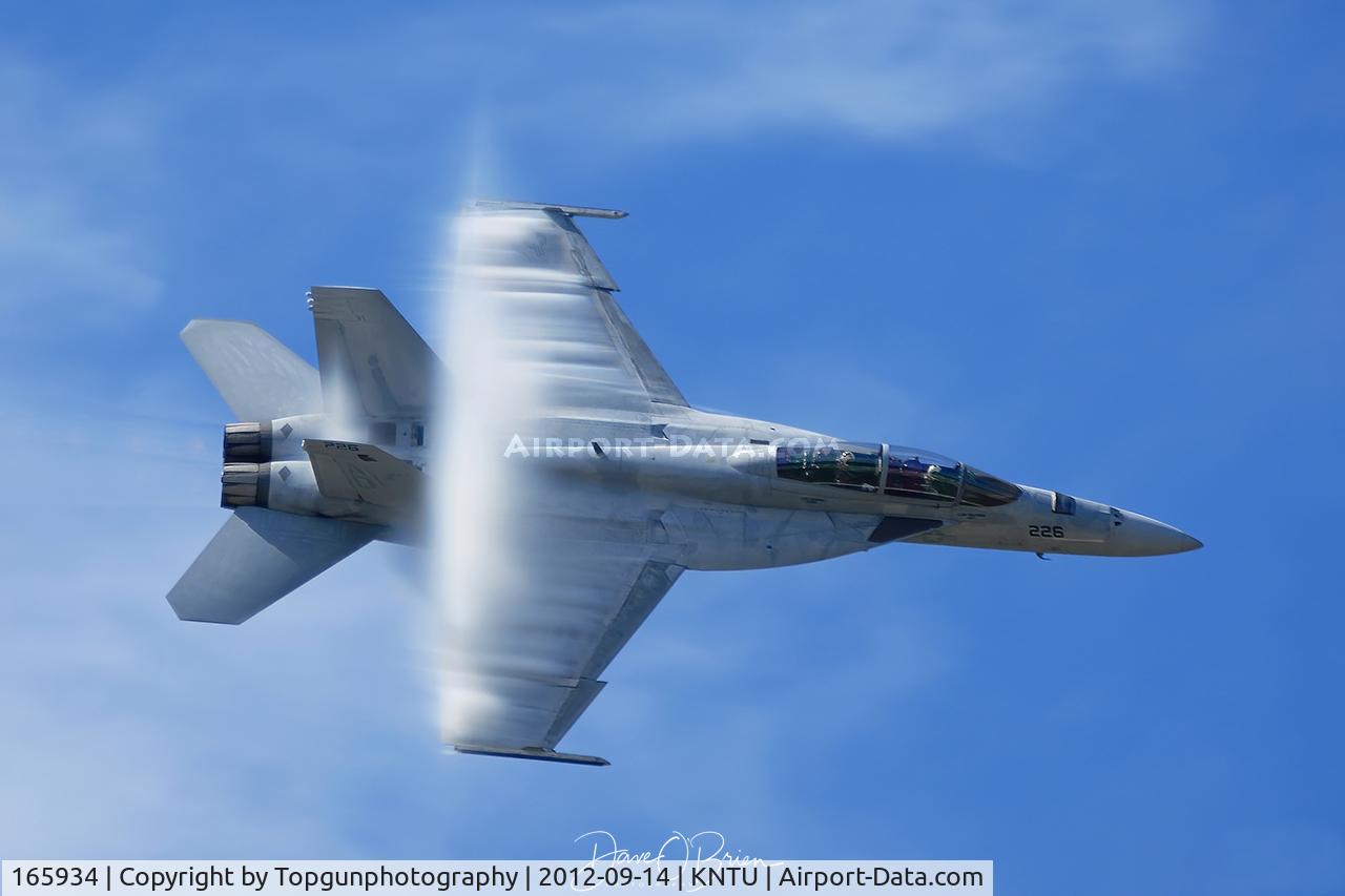 165934, Boeing F/A-18F Super Hornet C/N F080, Super Hornet photo pass