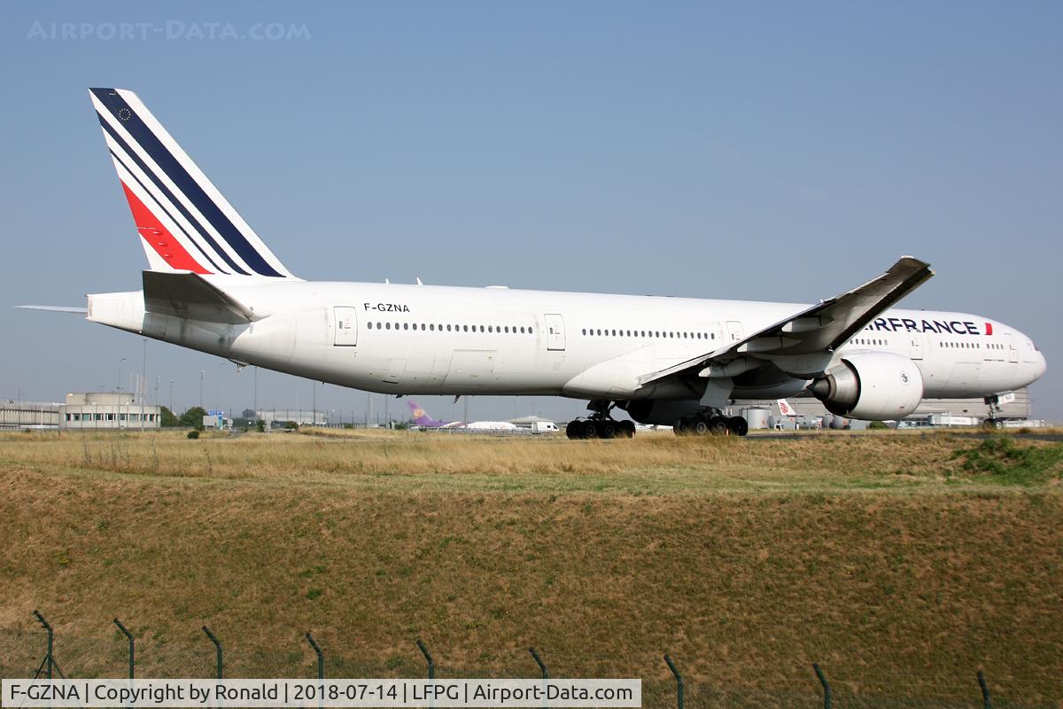 F-GZNA, 2007 Boeing 777-328/ER C/N 35297, at cdg