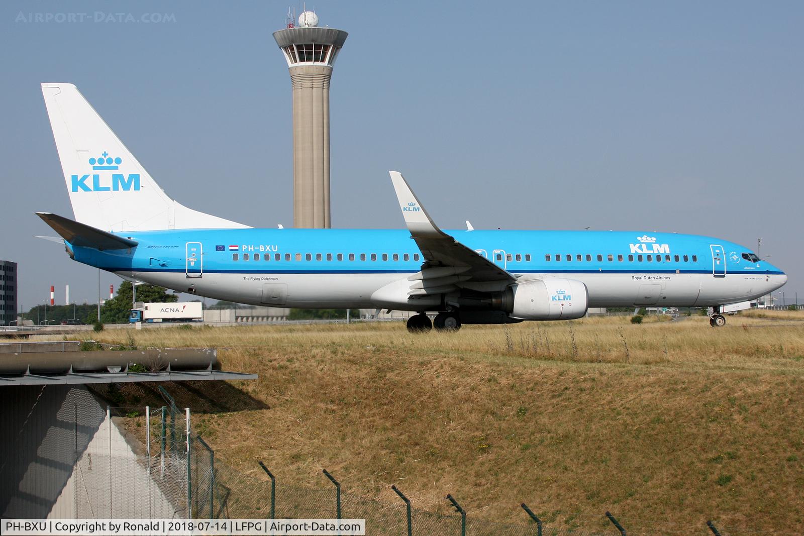 PH-BXU, 2006 Boeing 737-8BK C/N 33028, at cdg