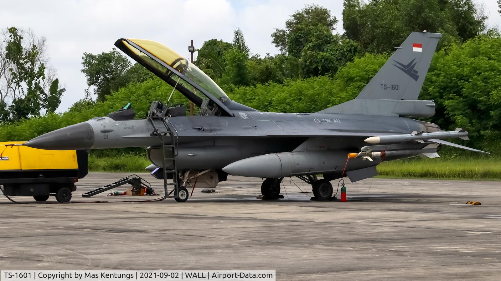 TS-1601, General Dynamics F-16B C/N 1B-1, This photo were taken at Balikpapan