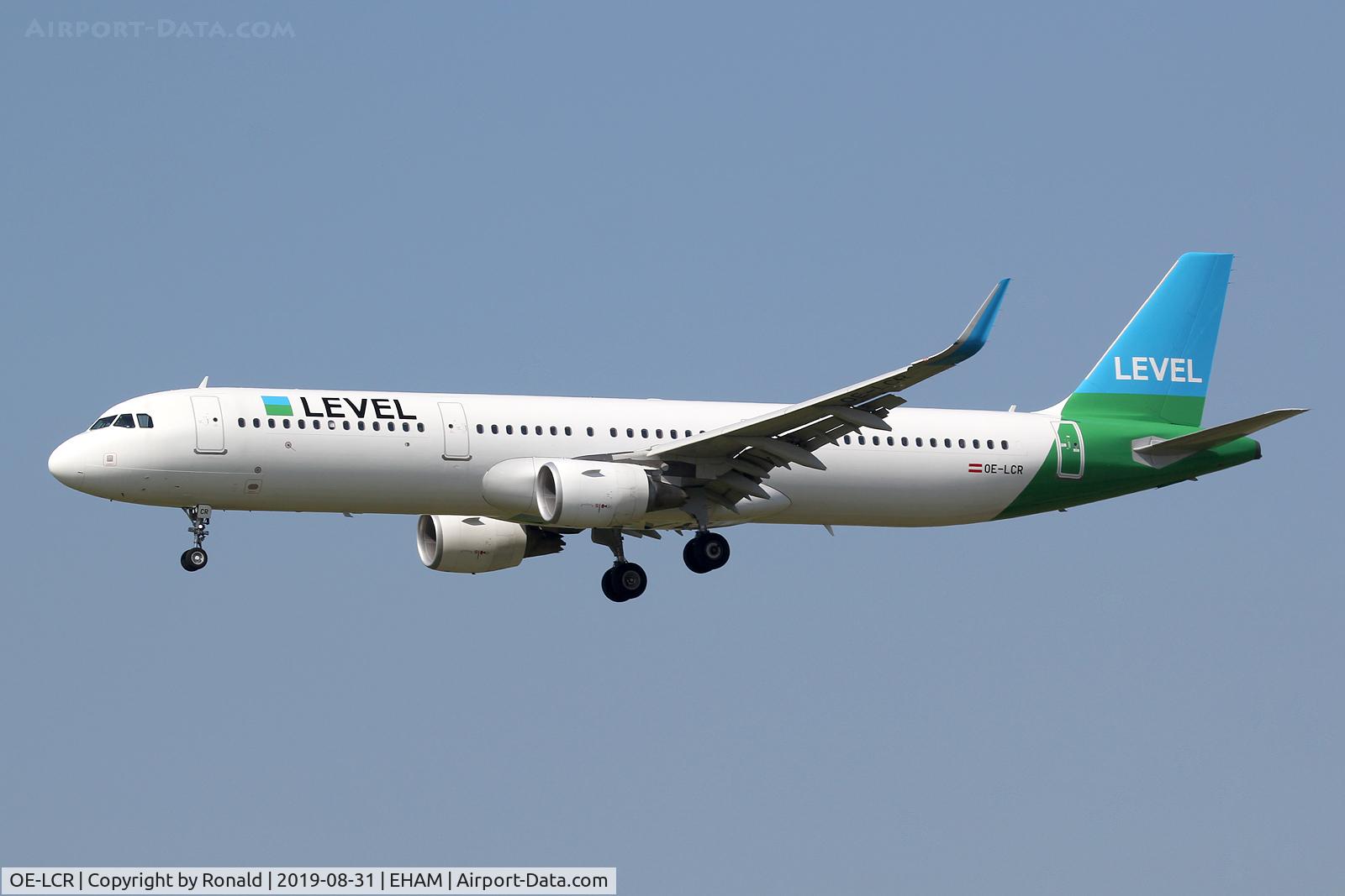 OE-LCR, 2015 Airbus A321-211 C/N 6719, at spl