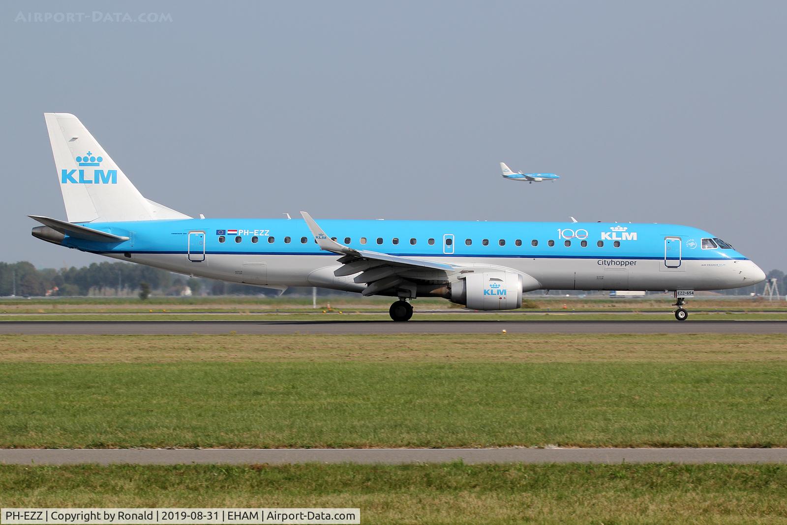 PH-EZZ, 2013 Embraer 190STD (ERJ-190-100) C/N 19000654, at spl