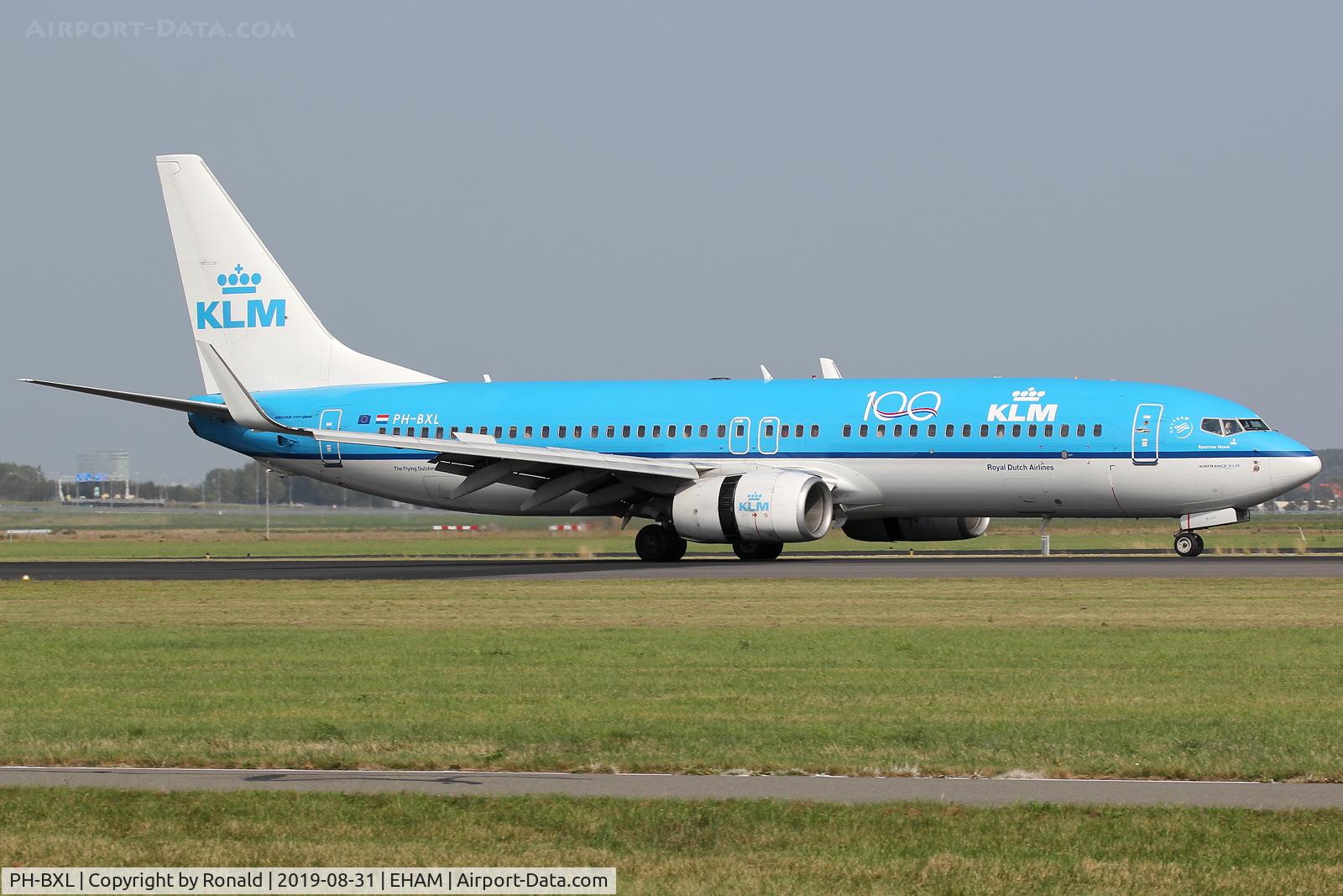 PH-BXL, 2000 Boeing 737-8K2 C/N 30359, at spl