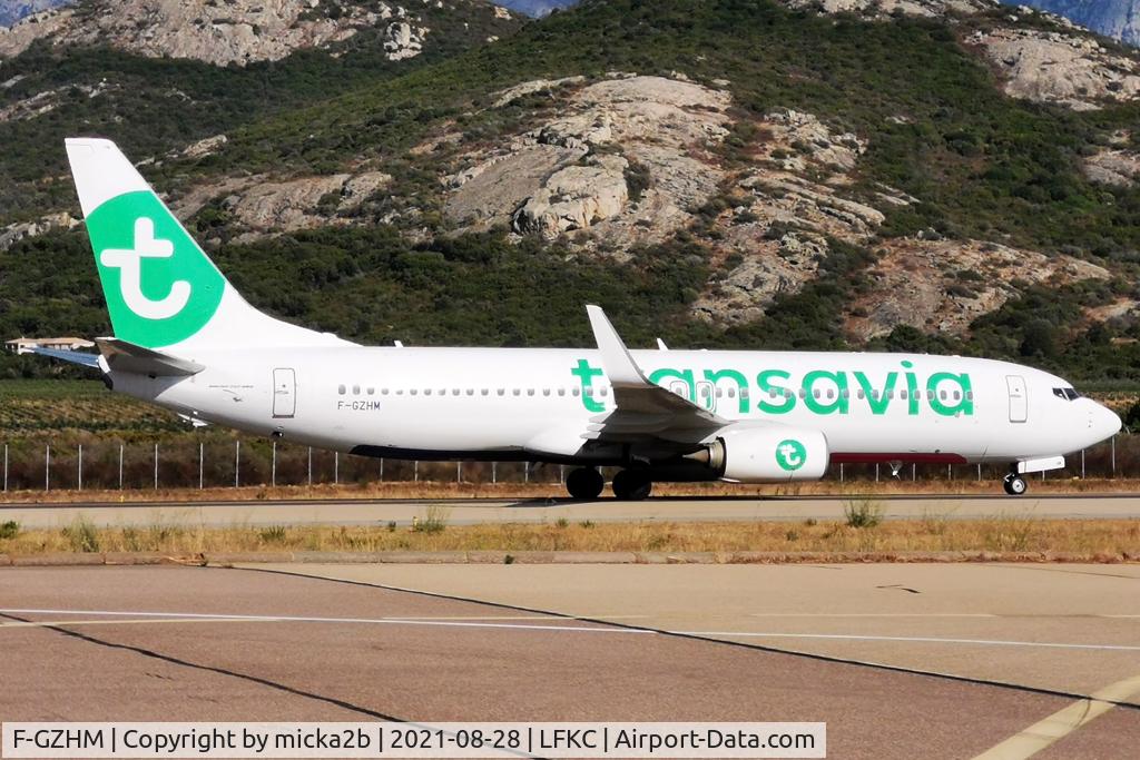 F-GZHM, 2014 Boeing 737-8K2 C/N 37792, Parked