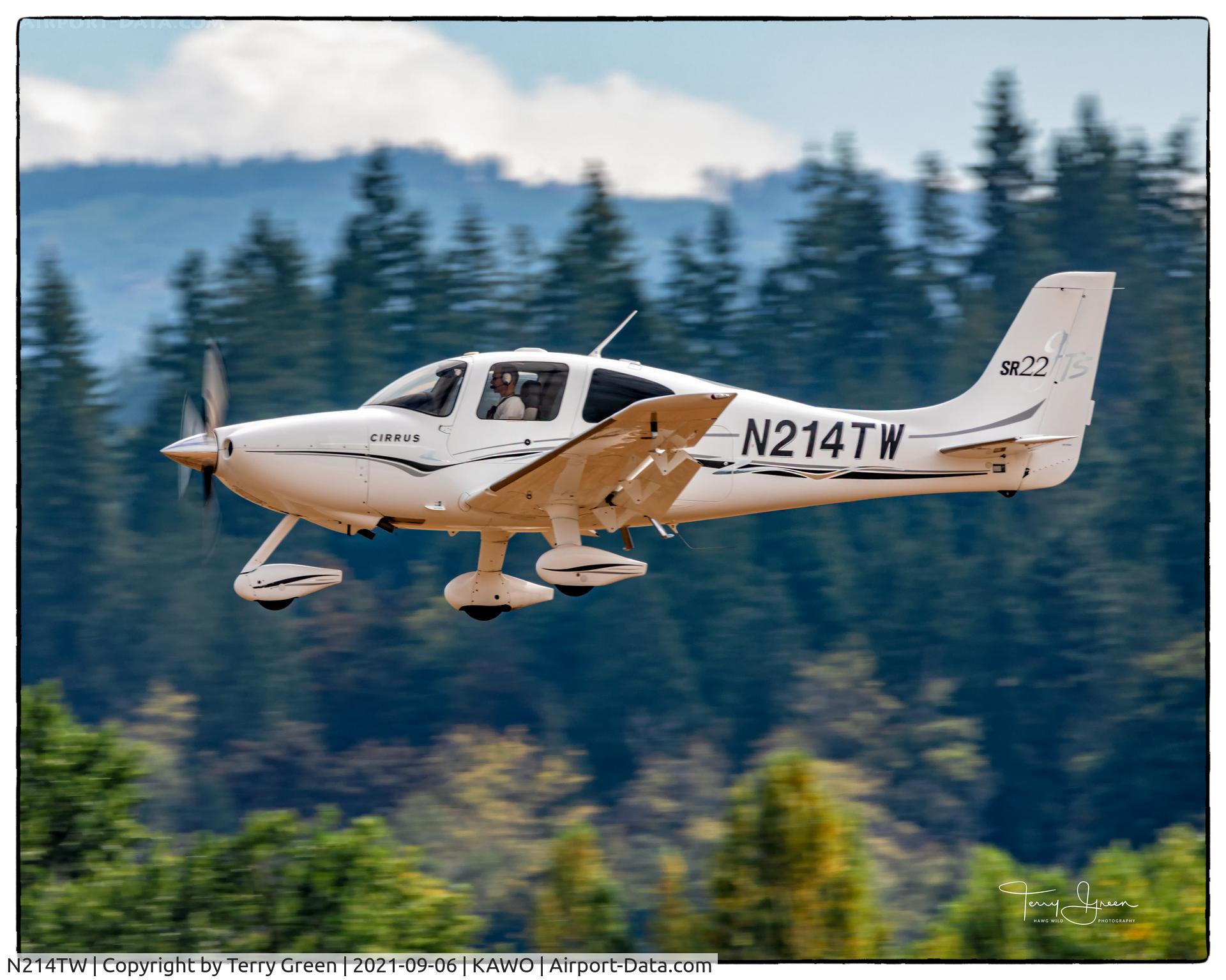 N214TW, 2004 Cirrus SR22 C/N 1225, KAWO