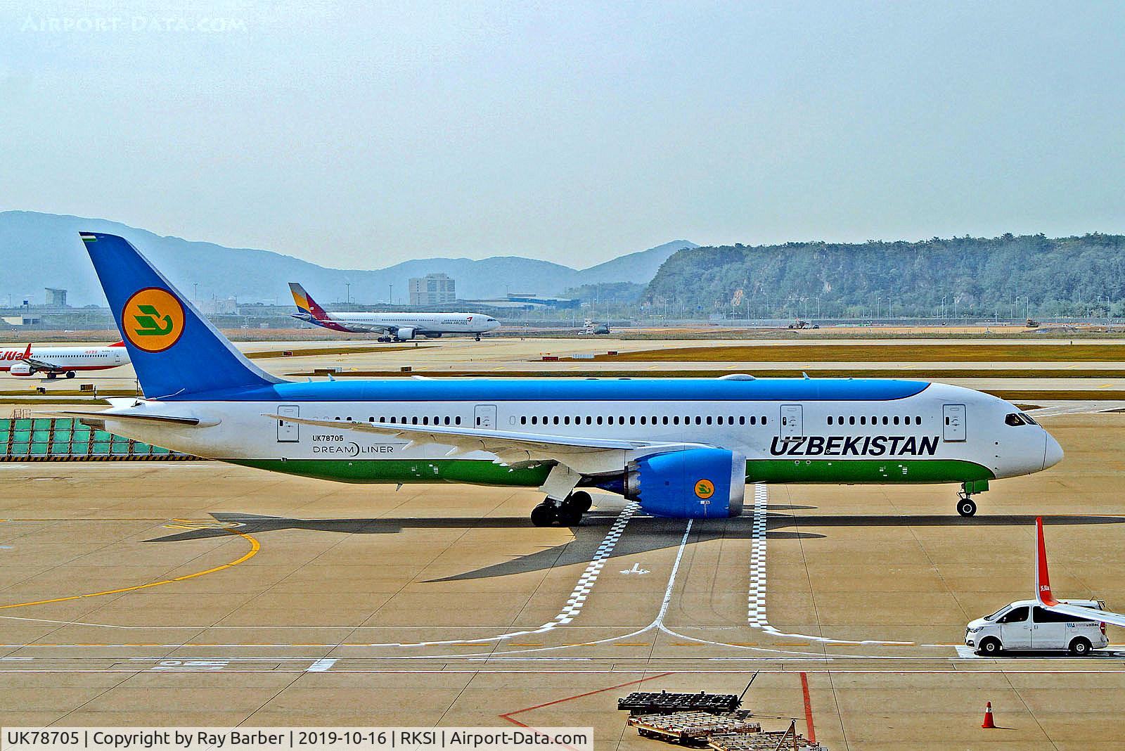 UK78705, 2019 Boeing 787-8 Dreamliner Dreamliner C/N 64437, UK78705   Boeing 787-8 Dreamliner [64437] (Uzbekistan Airways) Seoul-Incheon Int'l~HL 16/10/2019