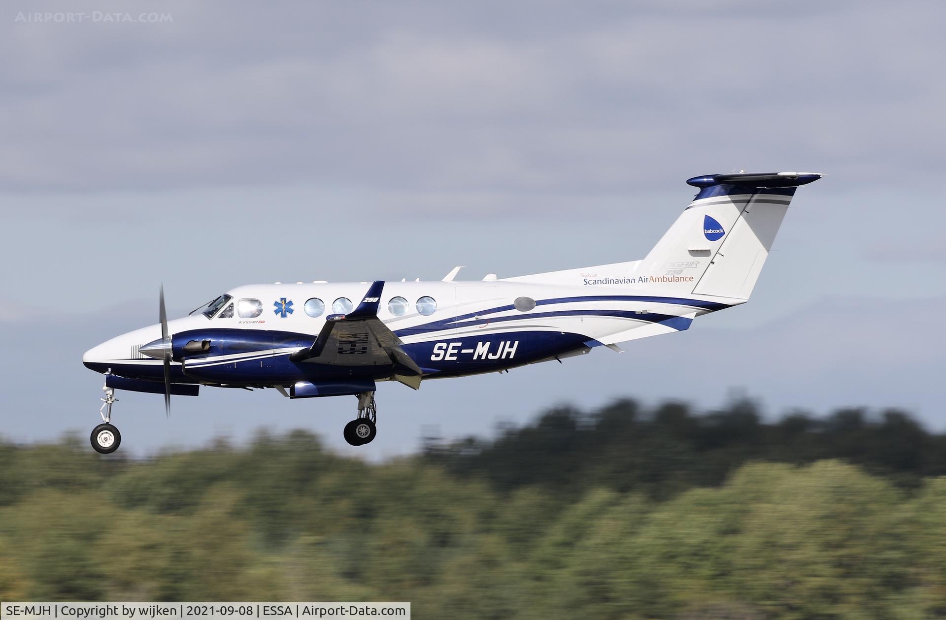 SE-MJH, 2016 Beech B200GT King Air King Air C/N BY-254, RWY 26