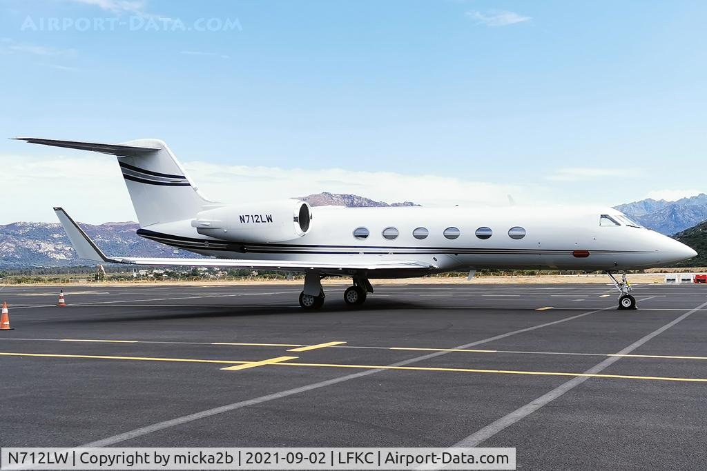 N712LW, 2004 Gulfstream Aerospace G-IV C/N 1534, Parked