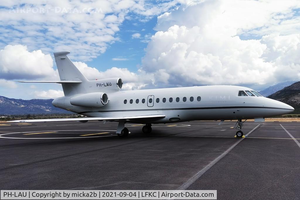 PH-LAU, 1999 Dassault Falcon 900EX C/N 54, Parked