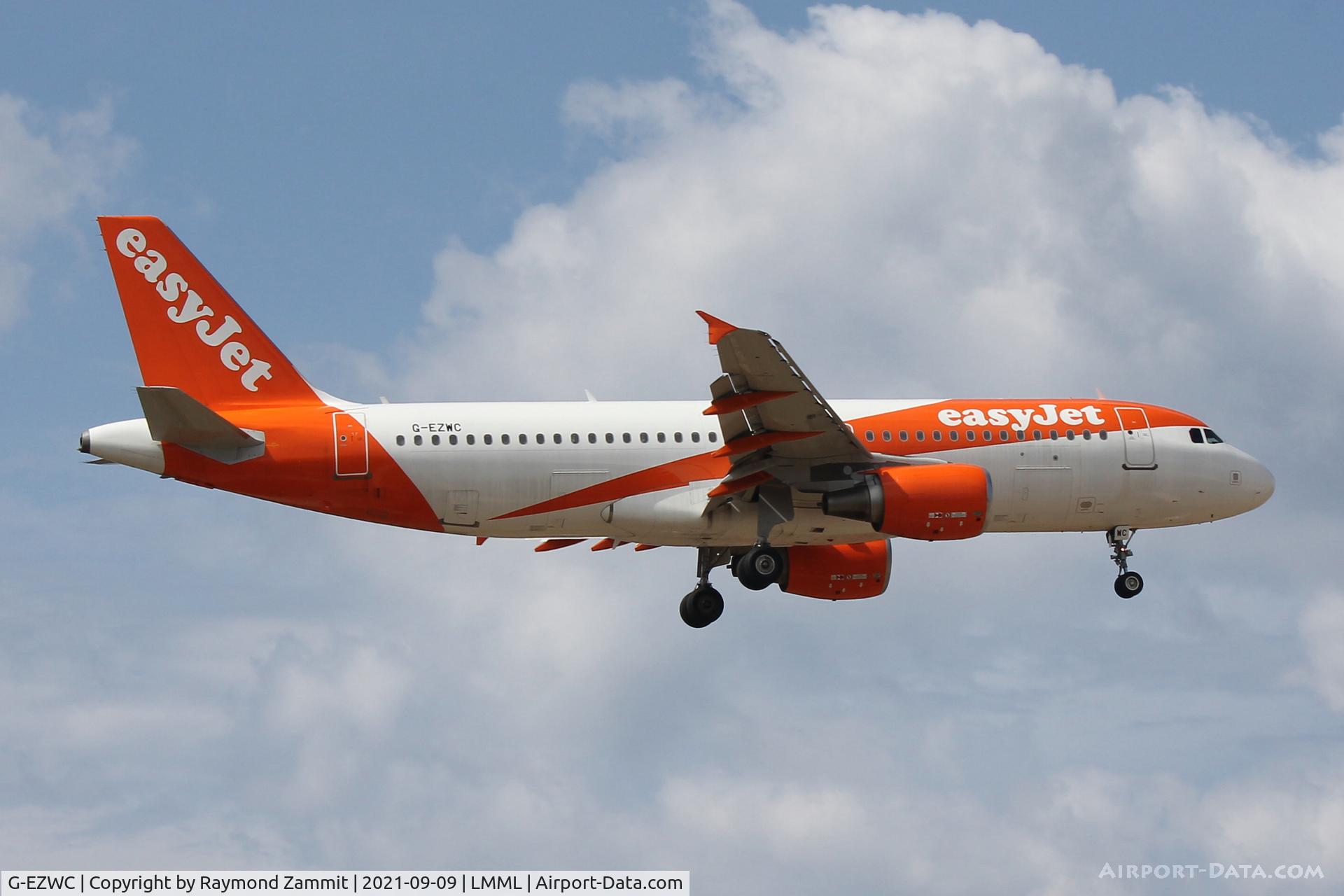 G-EZWC, 2012 Airbus A320-214 C/N 5236, A320 G-EZWC Easyjet