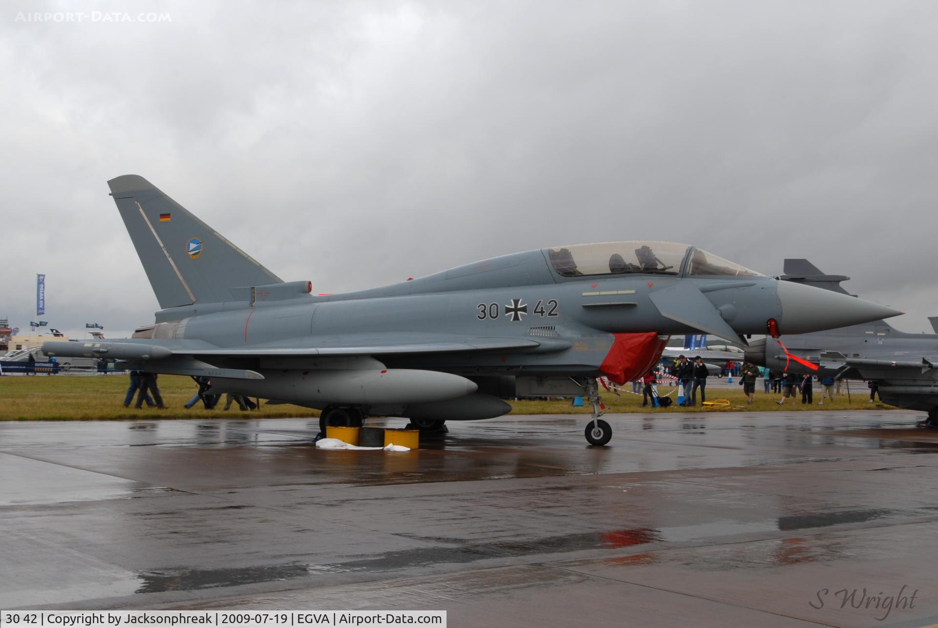 30 42, Eurofighter EF-2000 Typhoon T C/N GT015, RIAT 2009 RAF Fairford UK