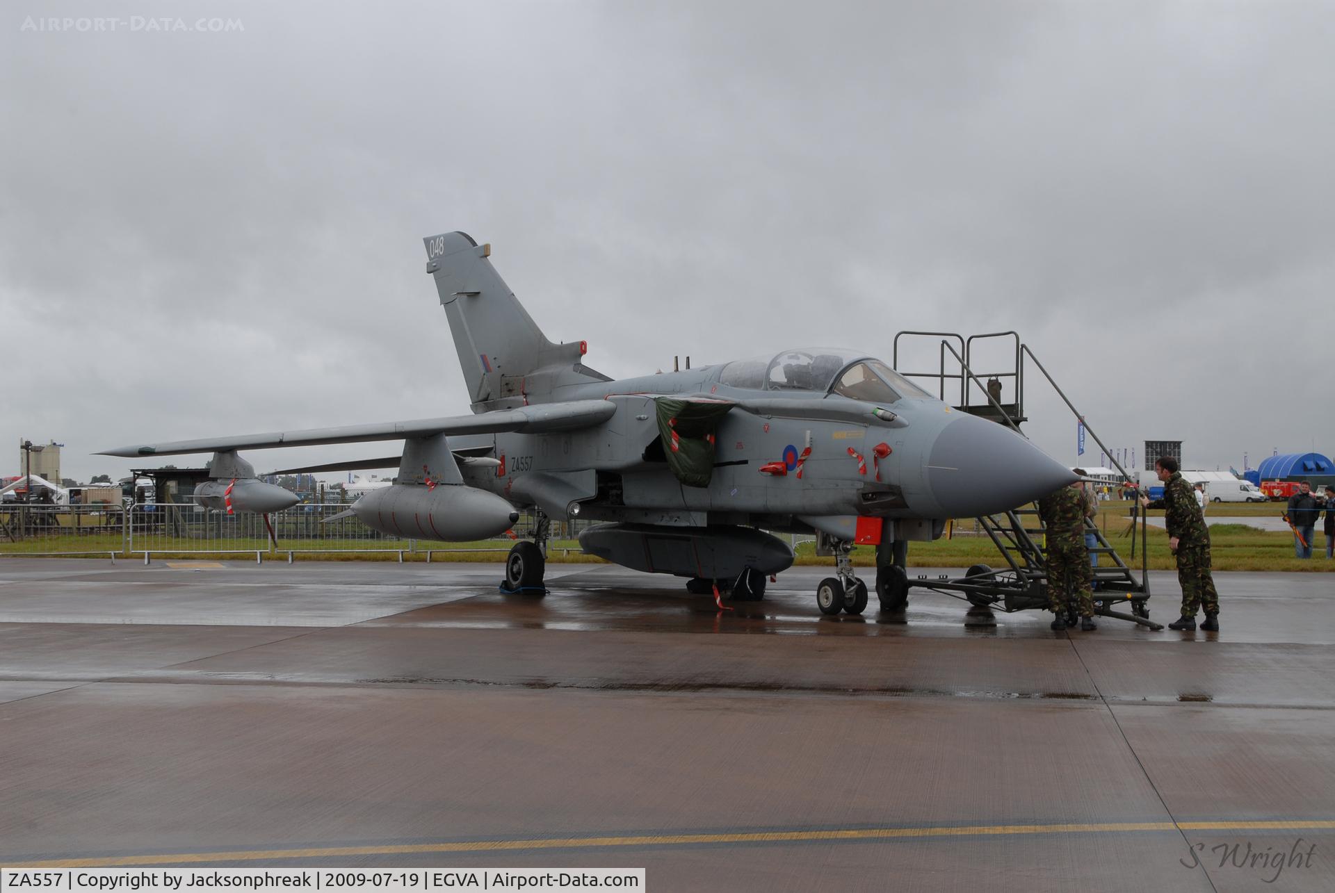 ZA557, 1981 Panavia Tornado GR.4 C/N 077/BS021/3041, RIAT 2009 RAF Fairford UK