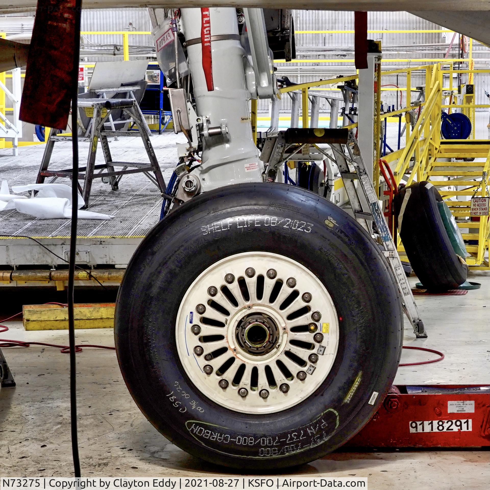 N73275, 2002 Boeing 737-824 C/N 31593, Nose gear. SFO. 2021.