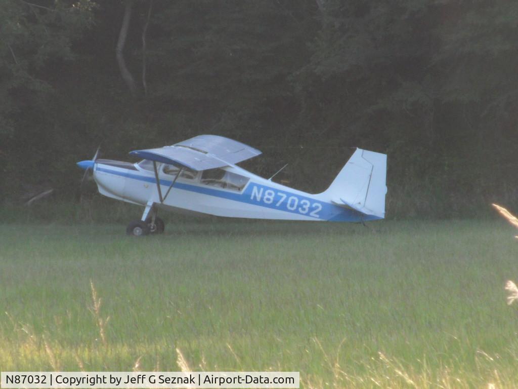 N87032, 1974 Bellanca 8GCBC C/N 53-74, N87032 at a grass strip