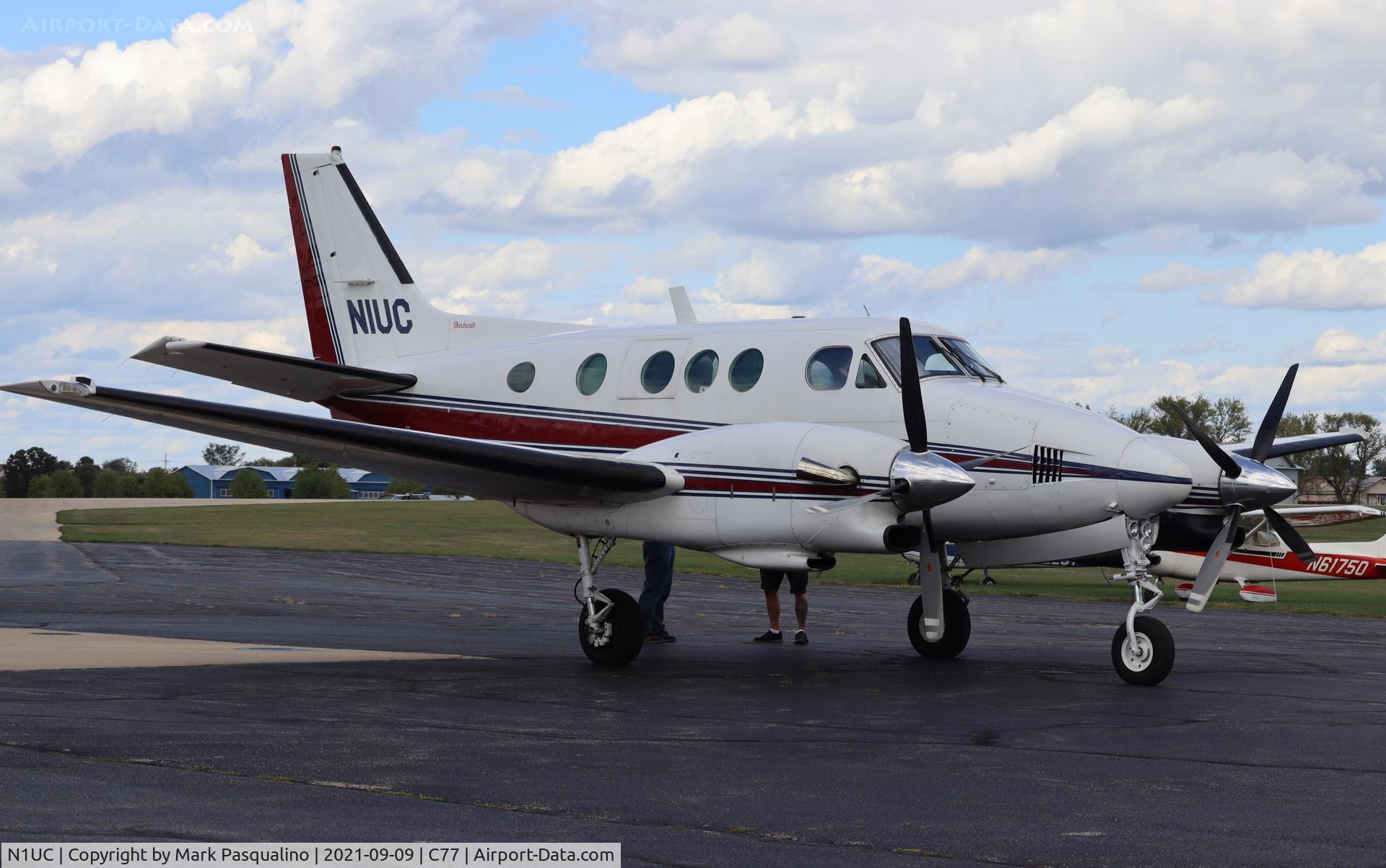 N1UC, 1975 Beech E90 King Air C/N LW-140, Beech E90