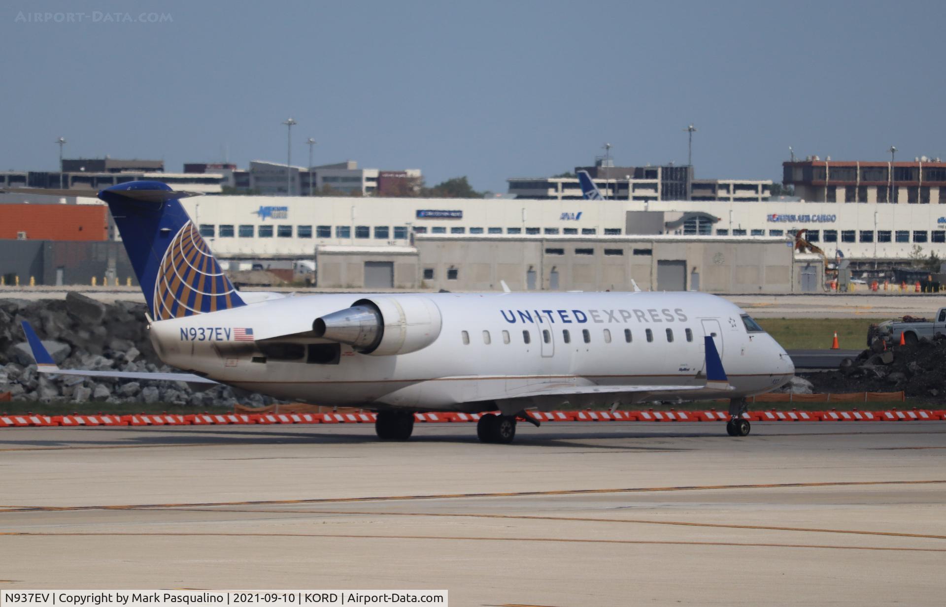 N937EV, 2005 Bombardier CRJ-200ER (CL-600-2B19) C/N 8042, CL-600-2B19