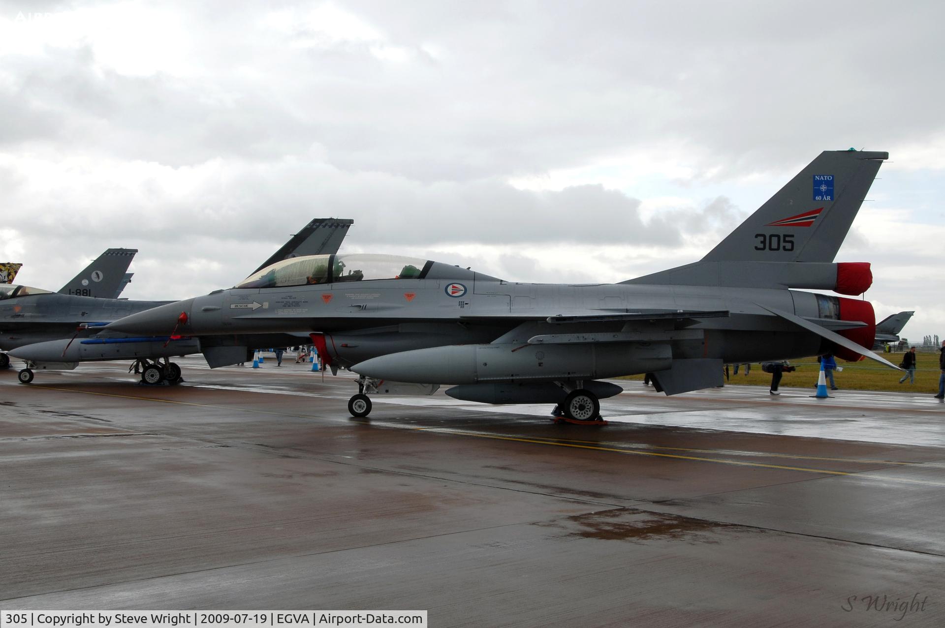 305, General Dynamics F-16BM Fighting Falcon C/N 6L-5, RIAT 2009 RAF Fairford UK