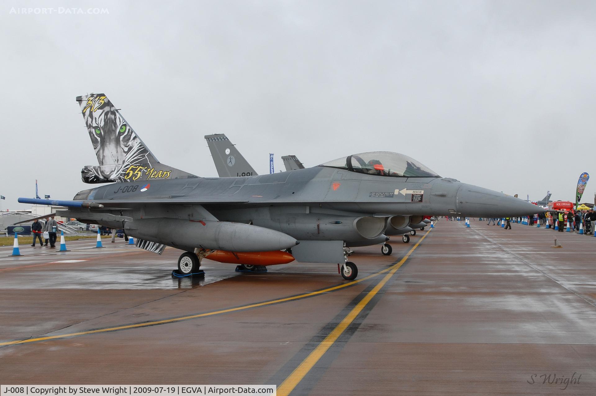 J-008, General Dynamics F-16AM Fighting Falcon C/N 6D-164, RIAT 2009 RAF Fairford UK