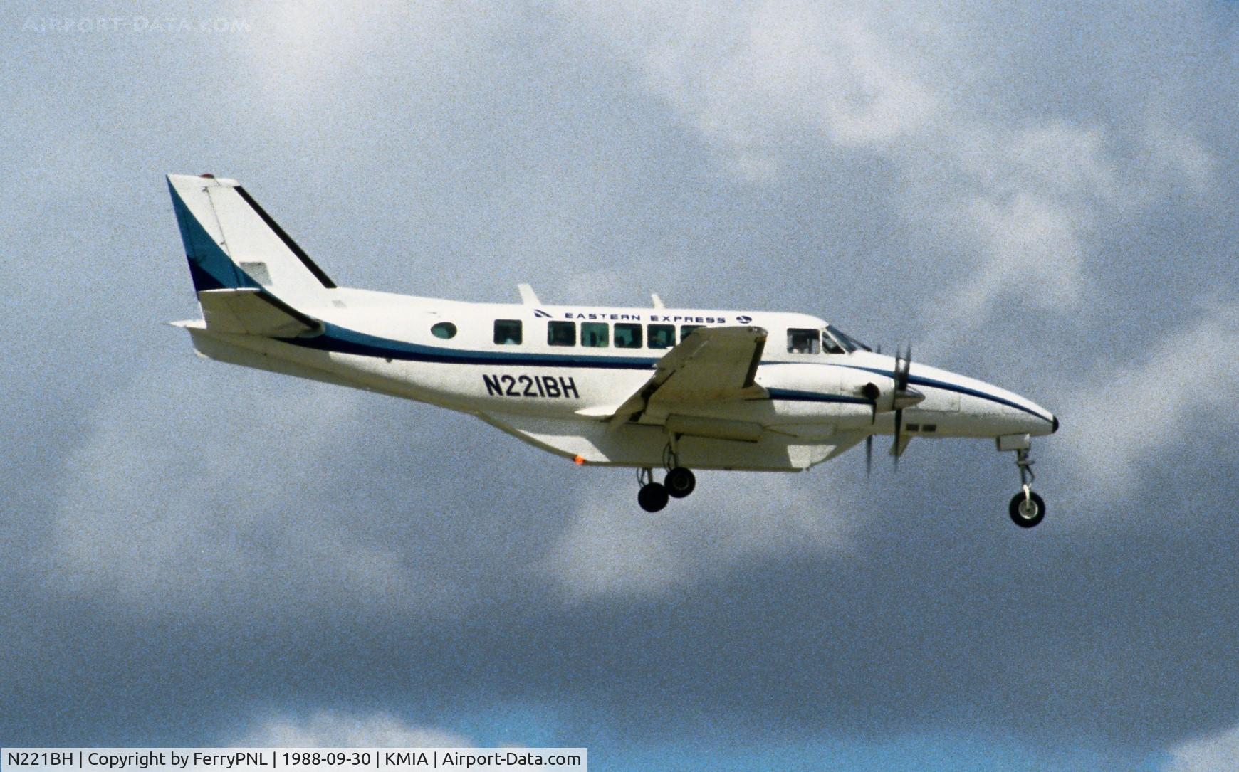 N221BH, 1981 Beech C99 Airliner C/N U-168, Eastern Express Be99 landing