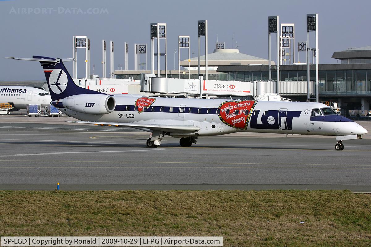 SP-LGD, 2000 Embraer EMB-145EP (ERJ-145EP) C/N 145244, at cdg