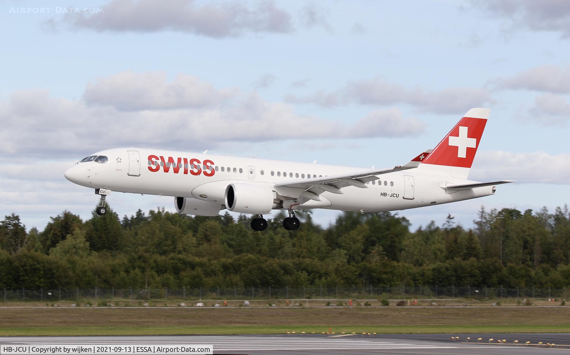 HB-JCU, 2021 Airbus A220-300 C/N 55110, RWY 26