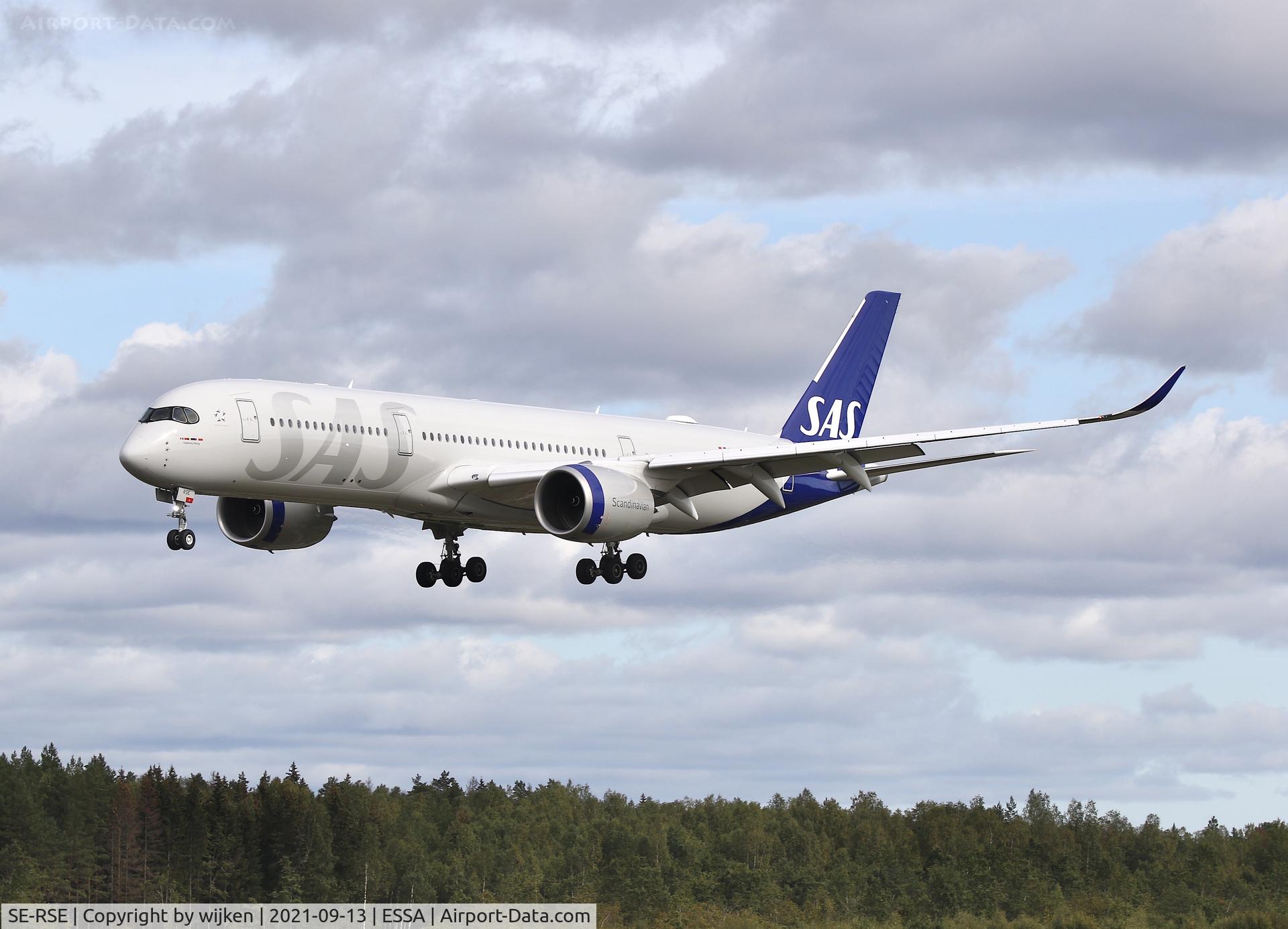 SE-RSE, 2021 Airbus A350-941 C/N 484, RWY 26