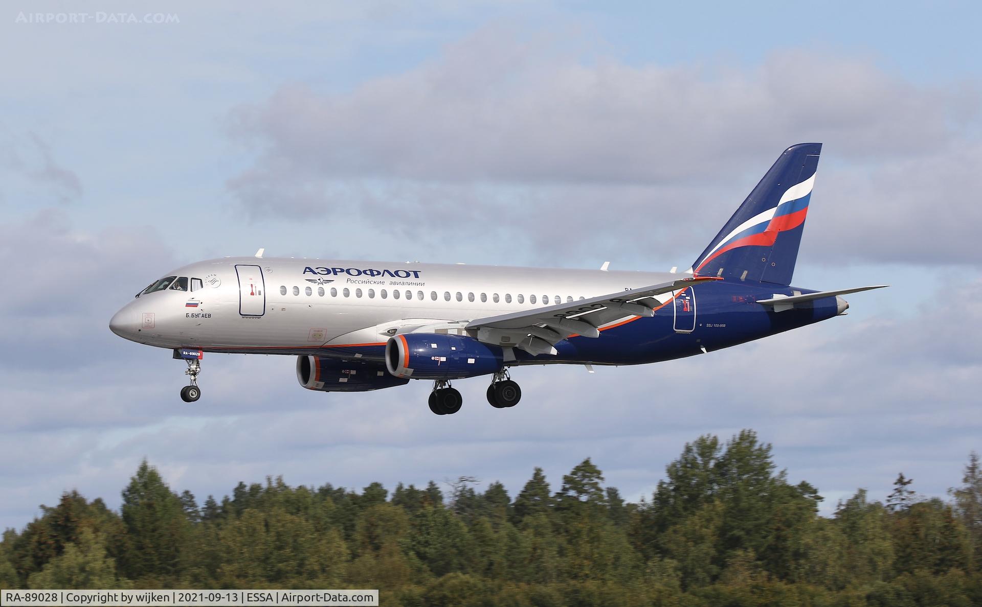 RA-89028, 2014 Sukhoi SuperJet 100-95B C/N 95059, RWY 26