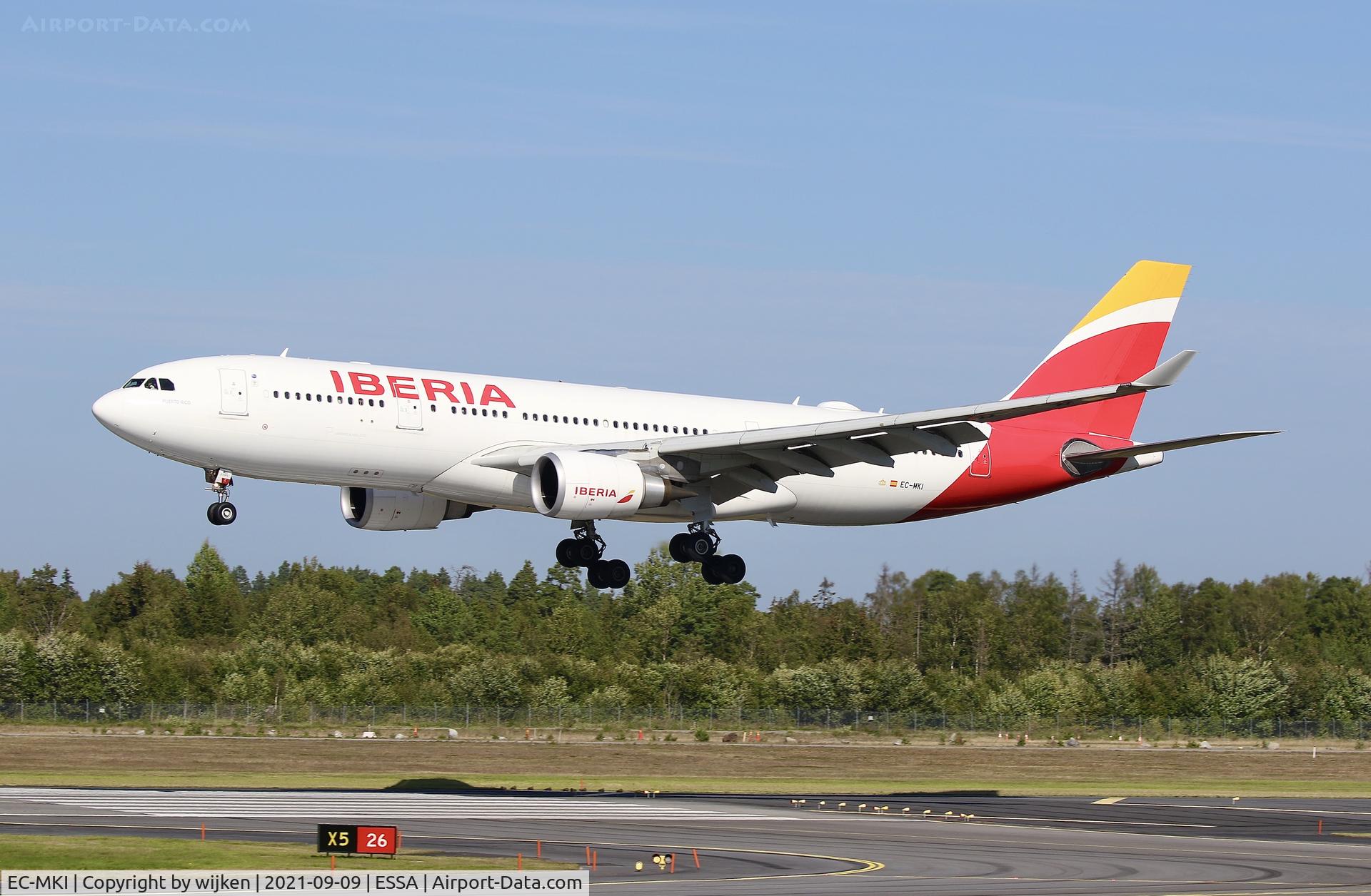 EC-MKI, 2016 Airbus A330-202 C/N 1719, RWY 26
