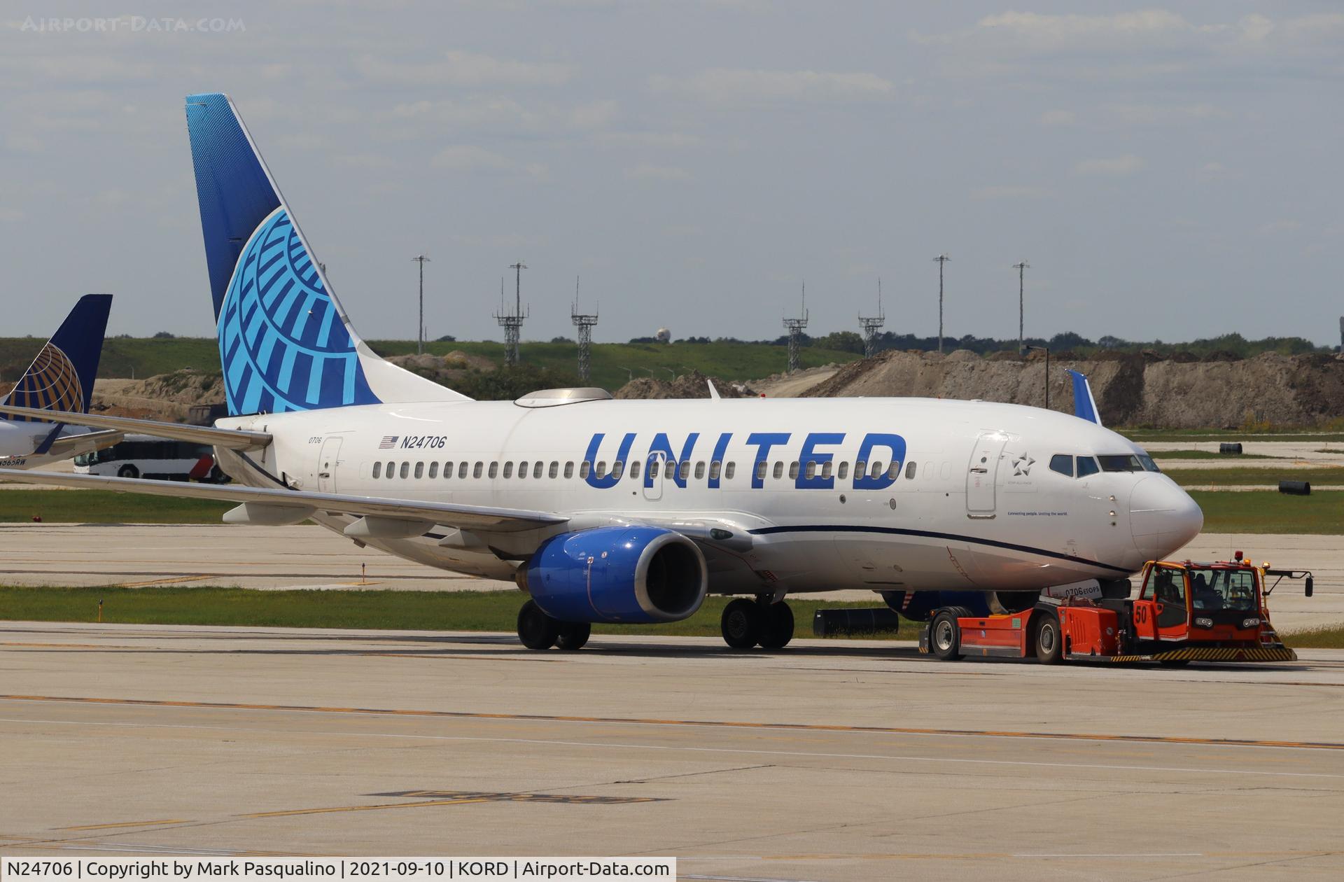 N24706, 1998 Boeing 737-724 C/N 28767, Boeing 737-724