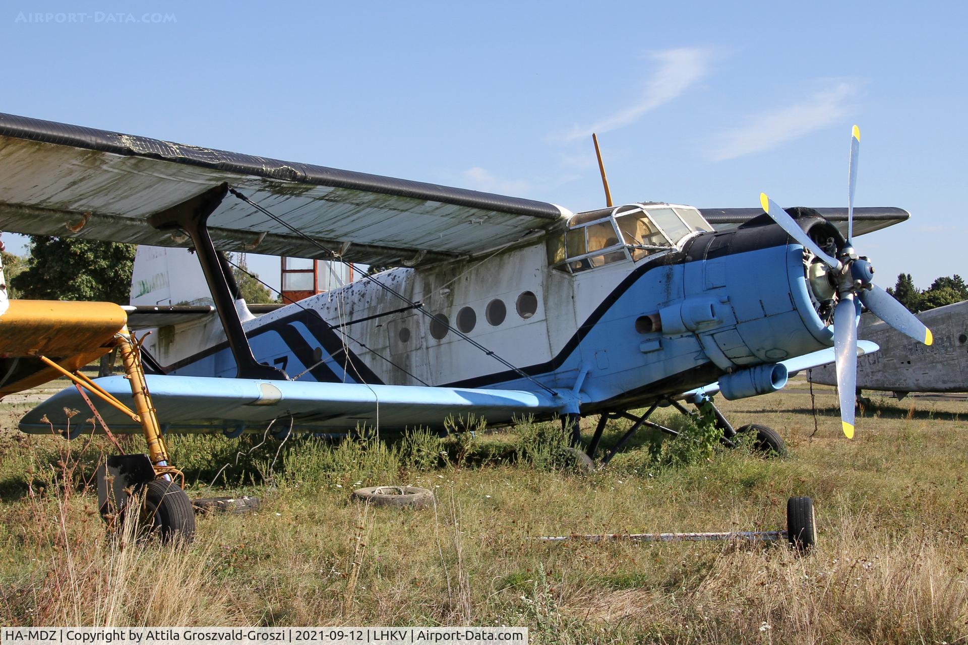 HA-MDZ, 1979 PZL-Mielec An-2R C/N 1G186-04, LHKV Kapsújlak Airport, Hungary