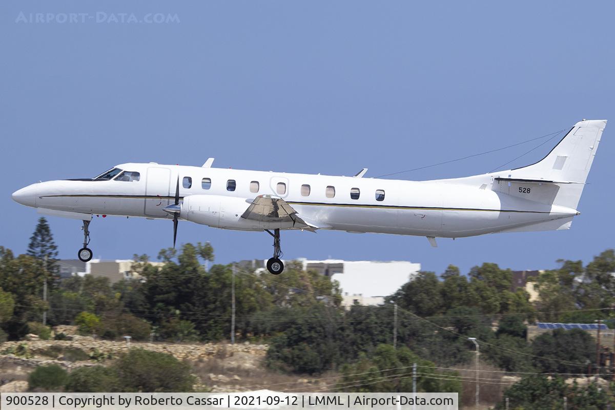 900528, 1990 Fairchild C-26D Metro 23 C/N DC-795M, Runway 31