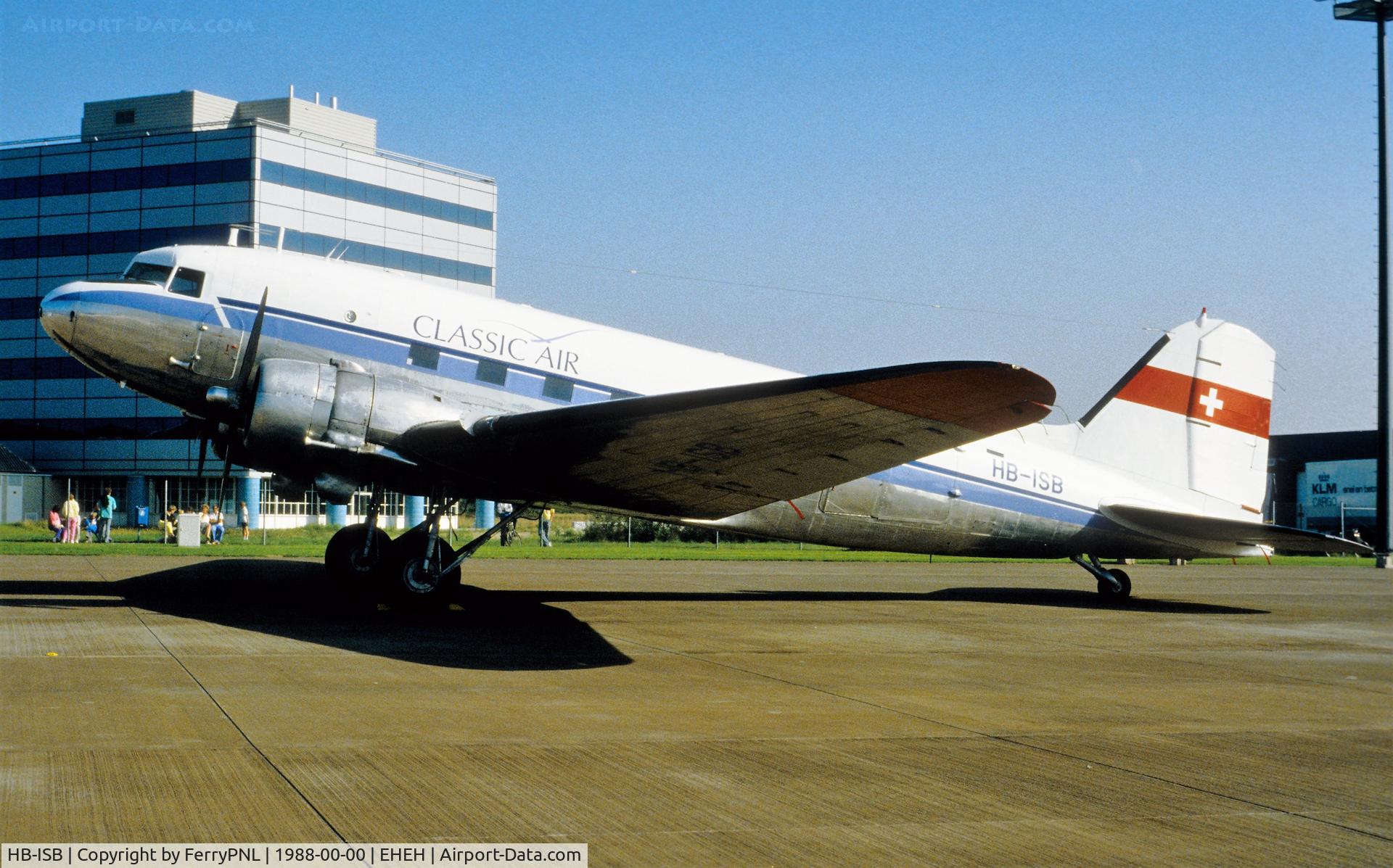 HB-ISB, 1942 Douglas DC3C-S1C3G (C-47) C/N 4666, Classic Air DC3