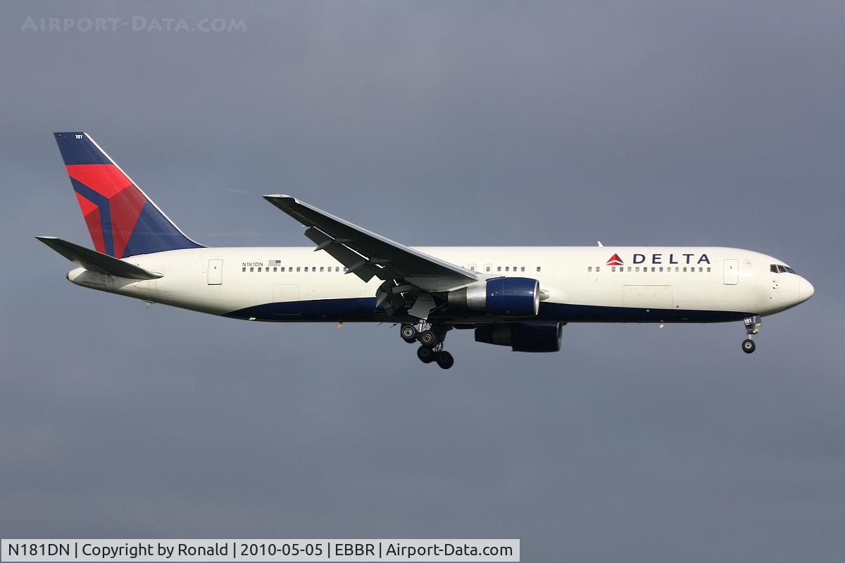 N181DN, 1992 Boeing 767-332 C/N 25986, at bru