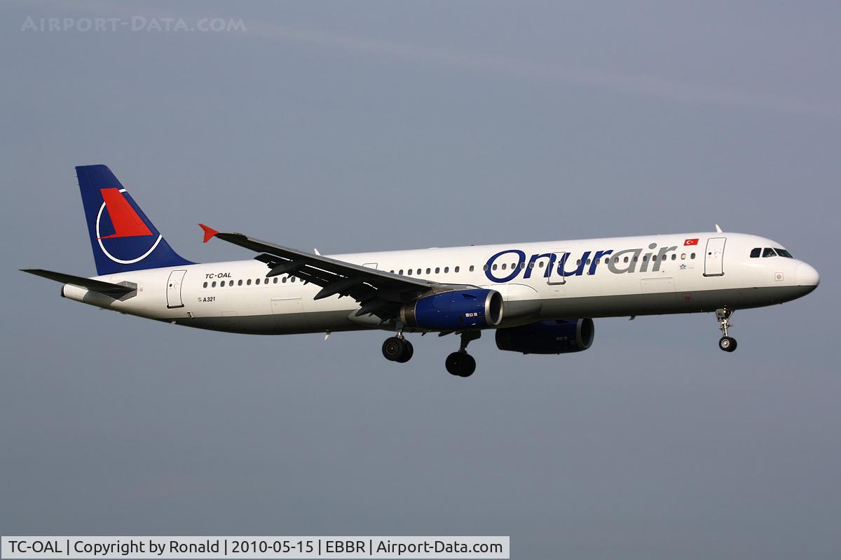 TC-OAL, 1999 Airbus A321-231 C/N 1004, at bru