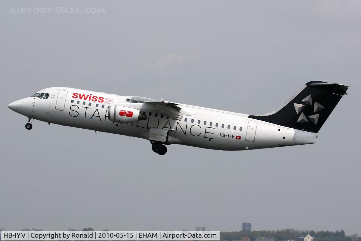 HB-IYV, 2000 British Aerospace Avro 146-RJ100 C/N E3377, at spl