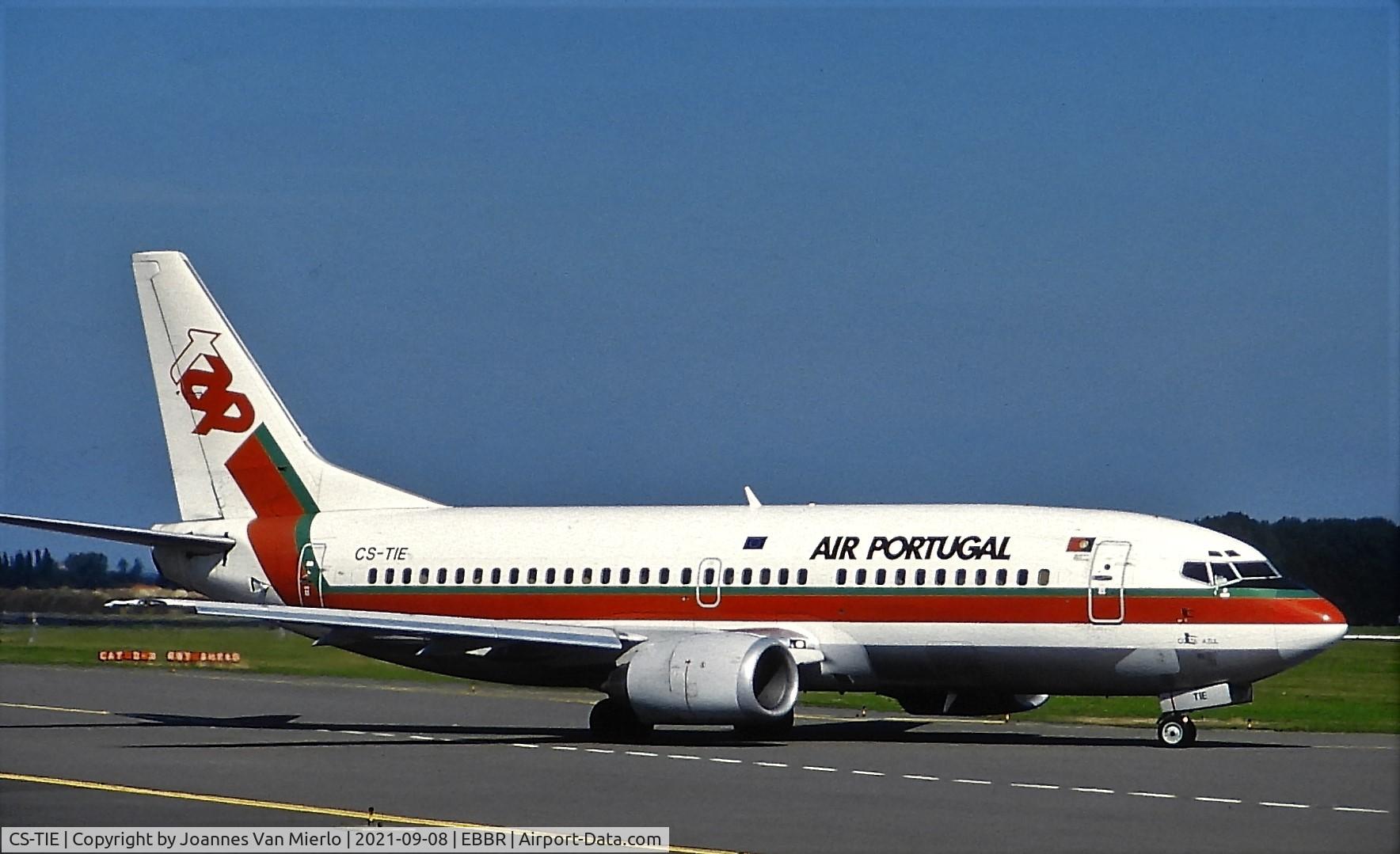 CS-TIE, 1990 Boeing 737-382 C/N 24450, Slide scan