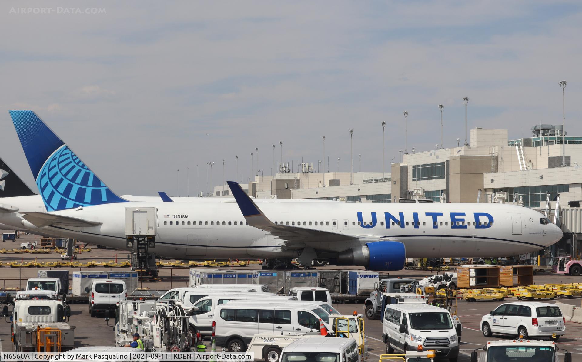 N656UA, 1992 Boeing 767-322 C/N 25394, Boeing 767-322