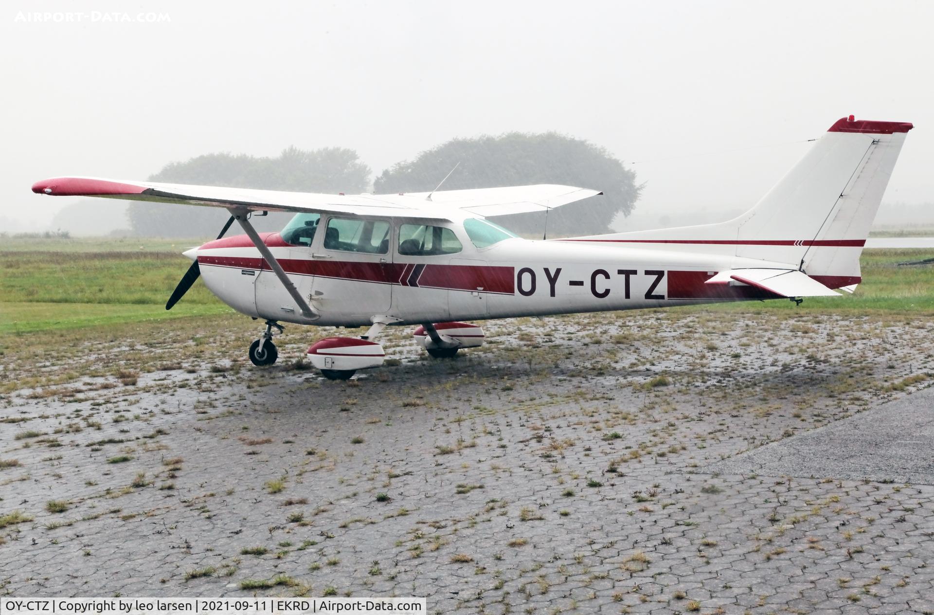 OY-CTZ, 1976 Cessna 172M C/N 17267356, Randers 11.9.2021