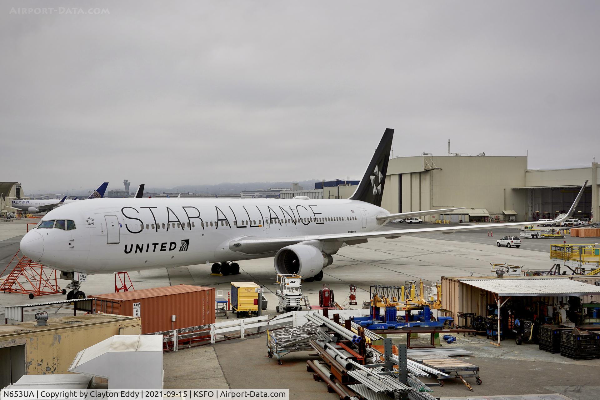 N653UA, 1992 Boeing 767-322 C/N 25391, SFO 2021.