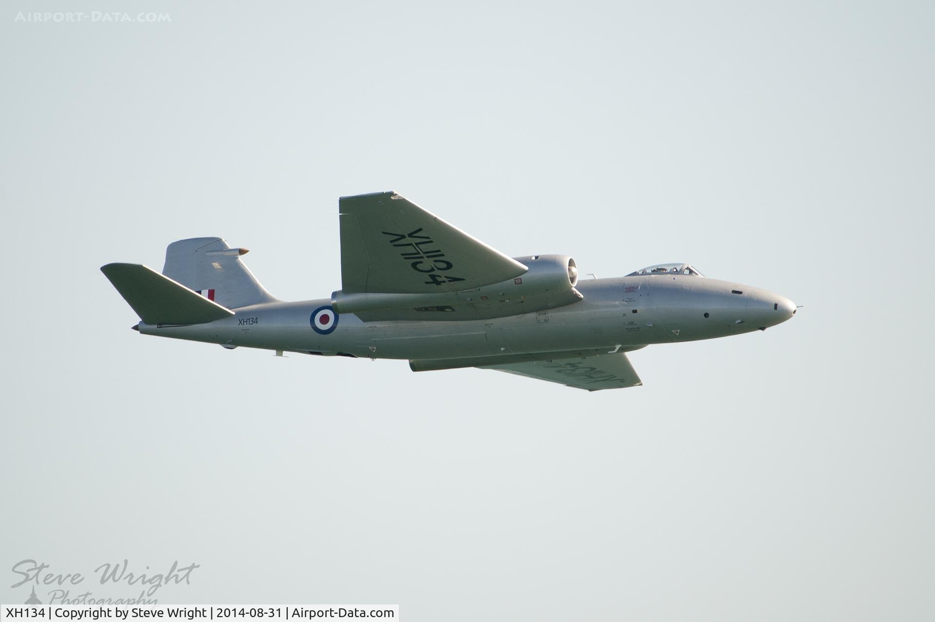 XH134, 1959 English Electric Canberra PR.9 C/N SH1724, Bournemouth Air Festival 2014