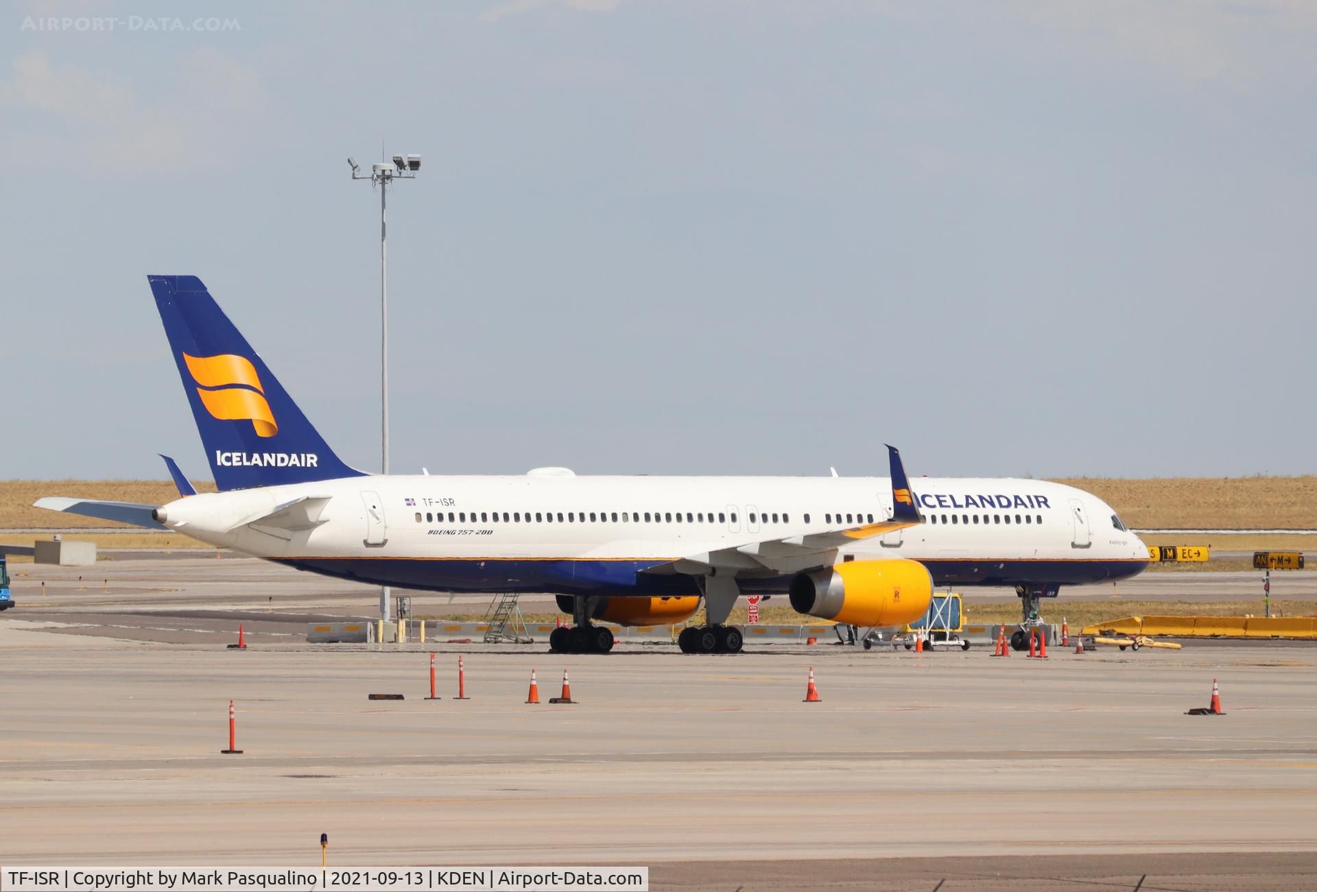 TF-ISR, 1999 Boeing 757-256 C/N 26248, Boeing 757-256