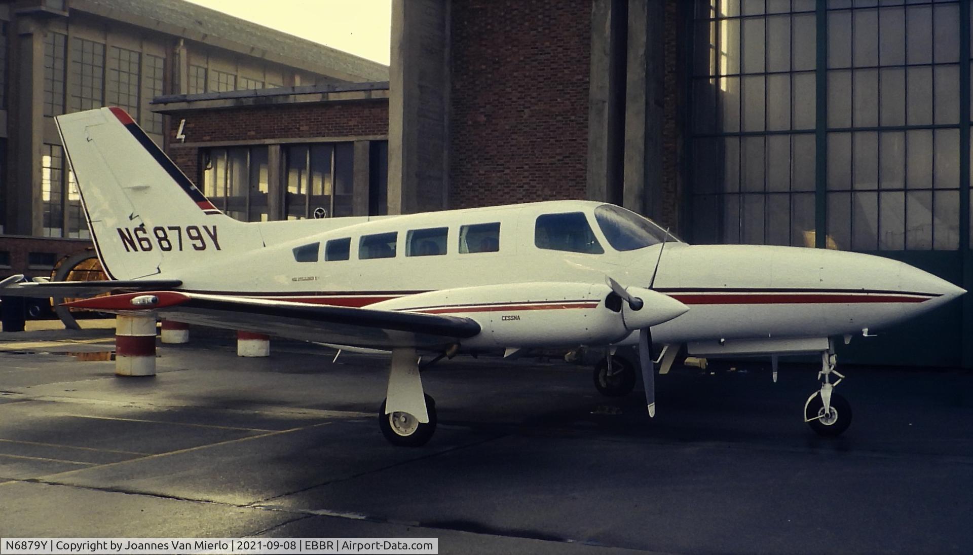 N6879Y, 1981 Cessna 402C C/N 402C0612, Slide scan