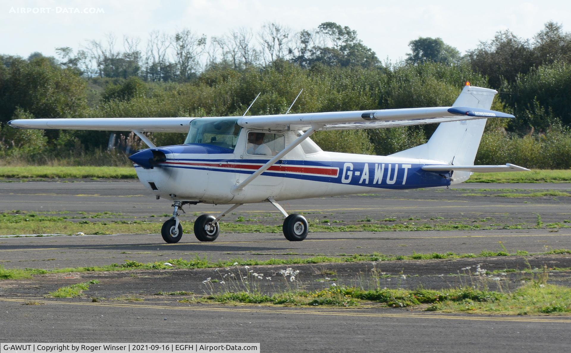 G-AWUT, 1968 Reims Cessna F150J C/N 0405, Visiting F150.