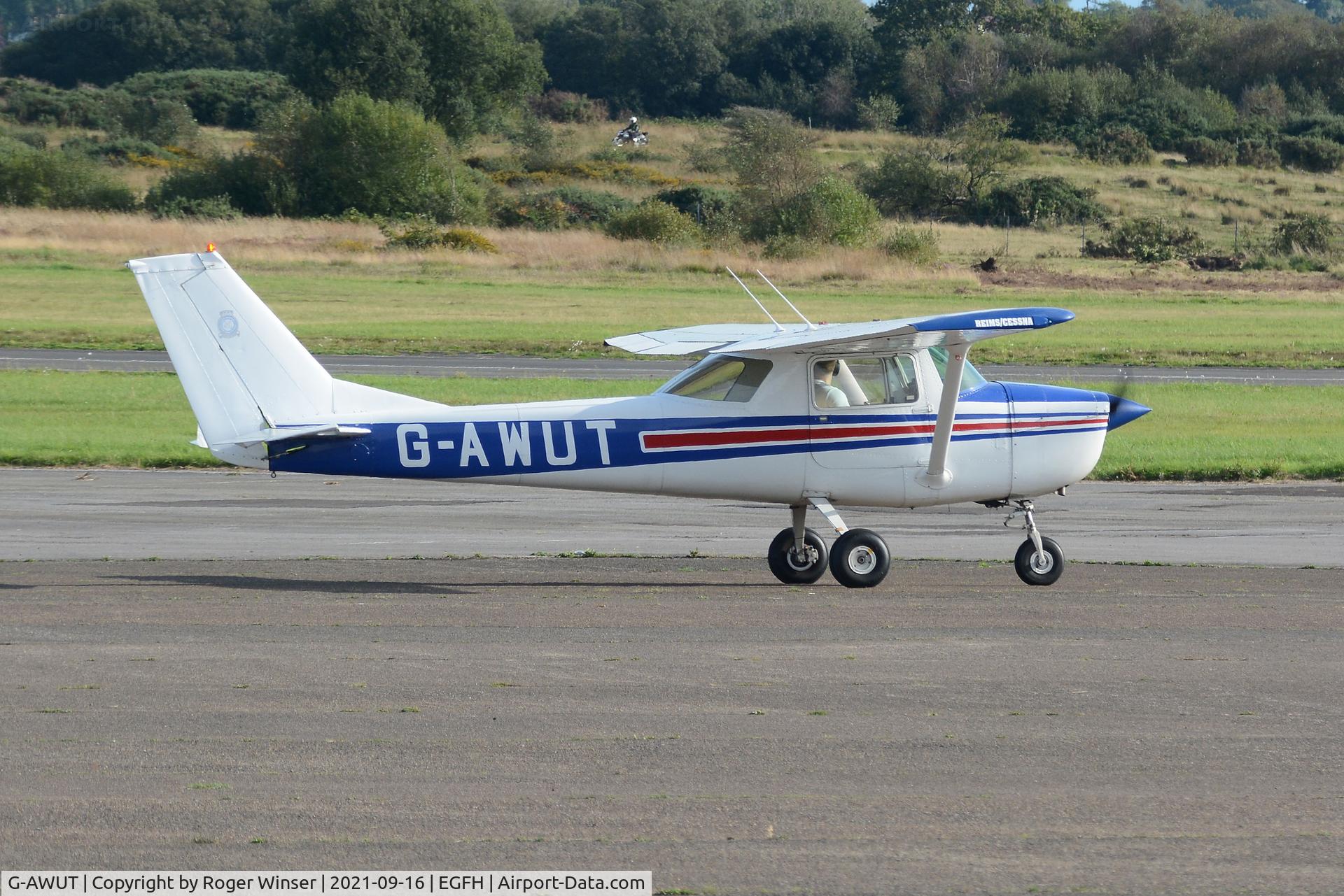 G-AWUT, 1968 Reims Cessna F150J C/N 0405, Visiting F150.