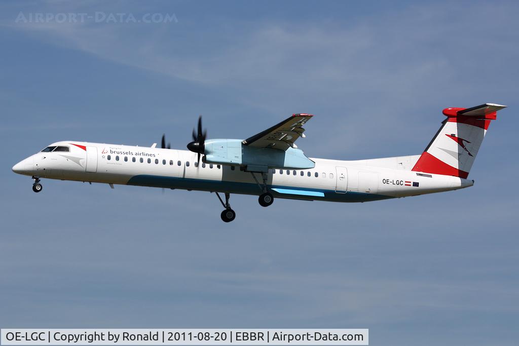 OE-LGC, 2000 De Havilland Canada DHC-8-402Q Dash 8 C/N 4026, at bru
