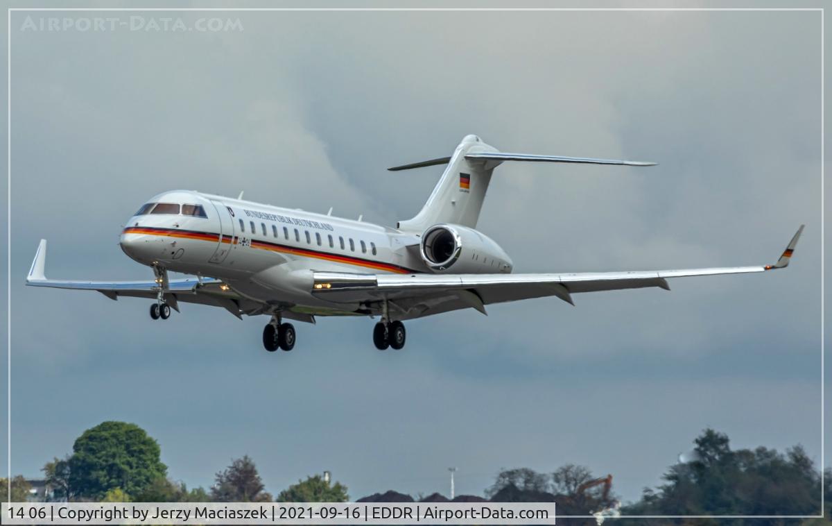 14 06, 2019 Bombardier BD-700 Global Express C/N 9863, Bombardier BD-700 Global Express, c/n: 9863