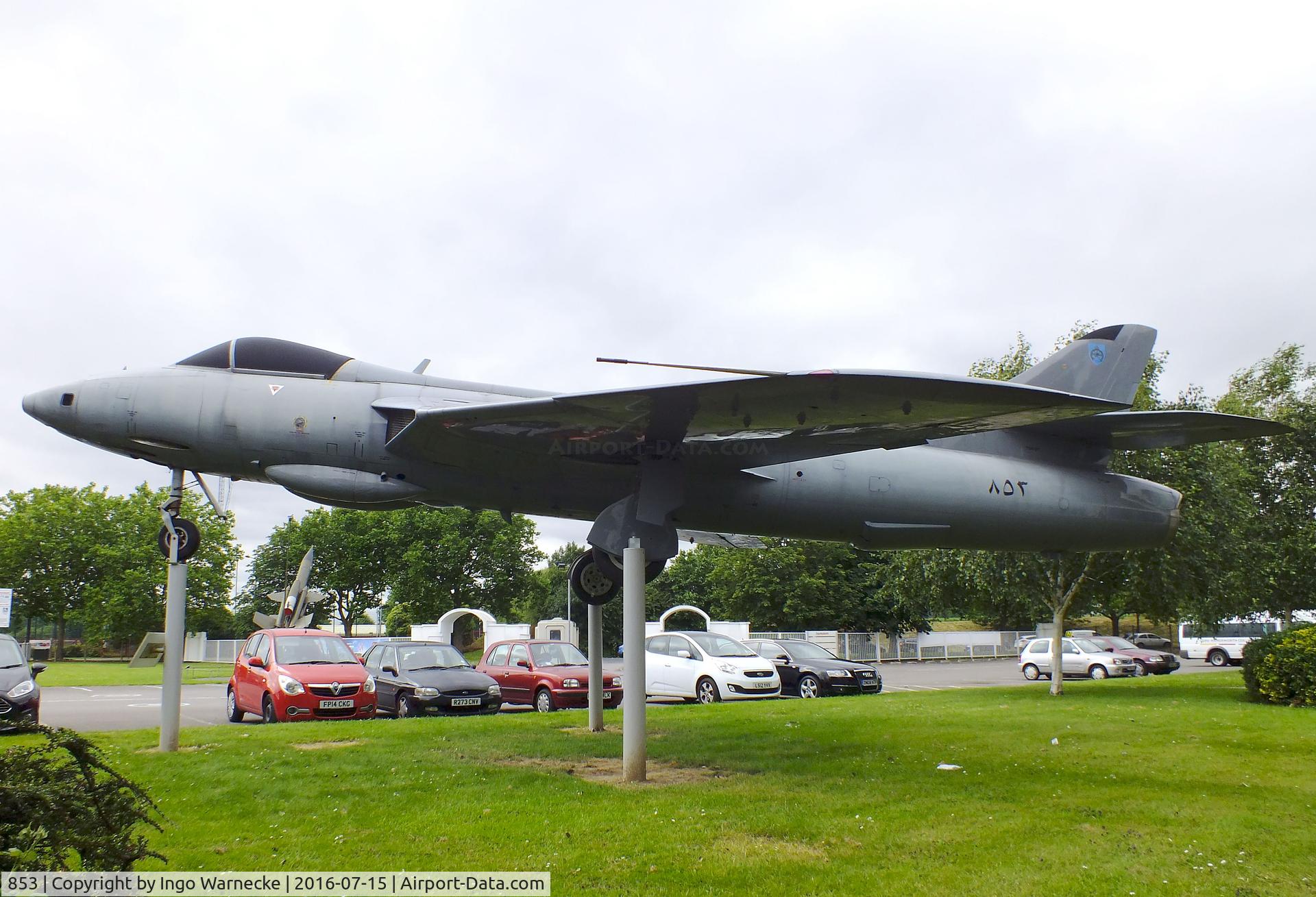 853, 1956 Hawker Hunter FR.10 C/N S4/U/3302, Hawker Hunter FR10 at the RAF-Museum, Hendon