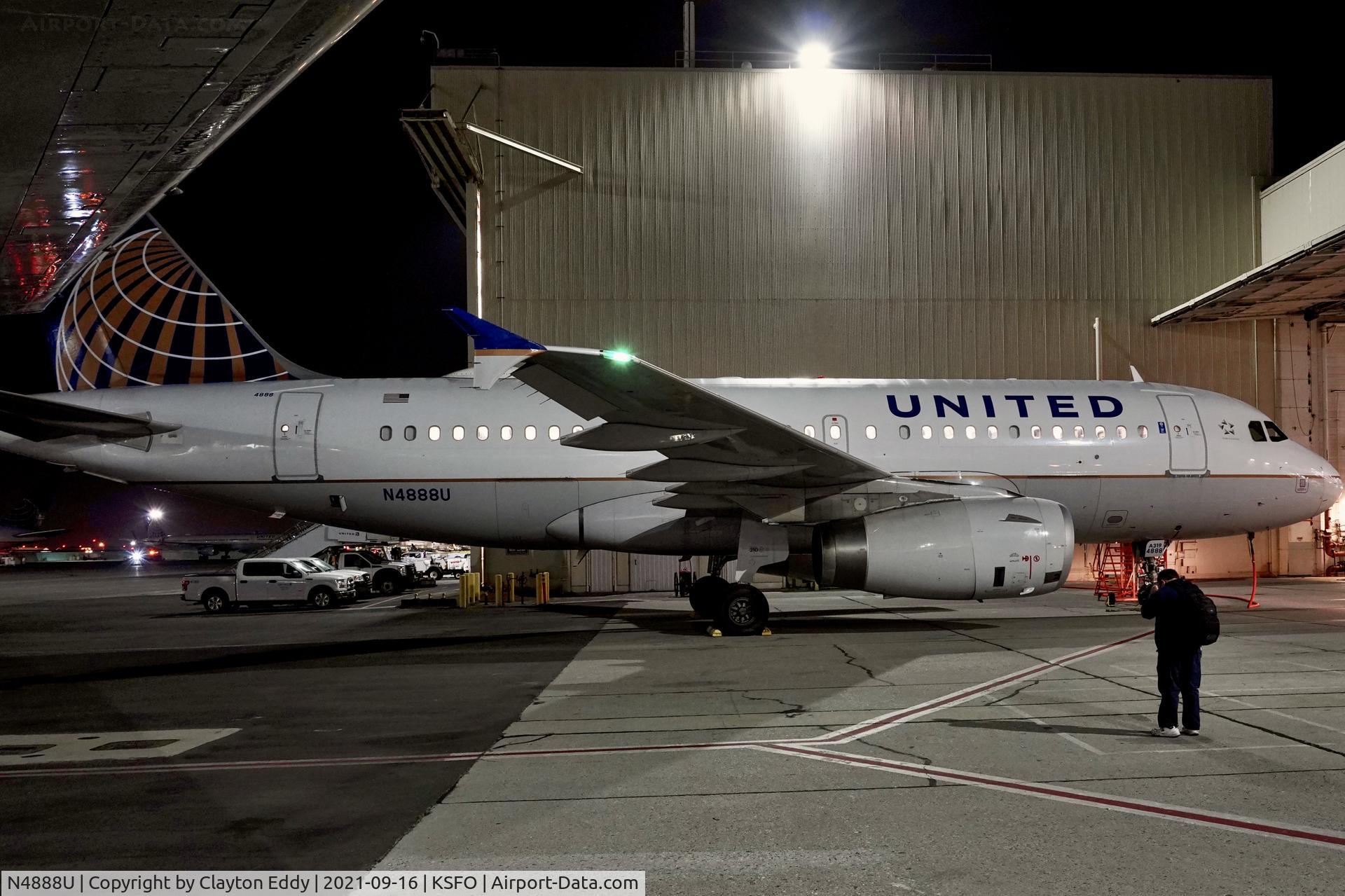 N4888U, 2007 Airbus A319-132 C/N 3258, SFO 2021.