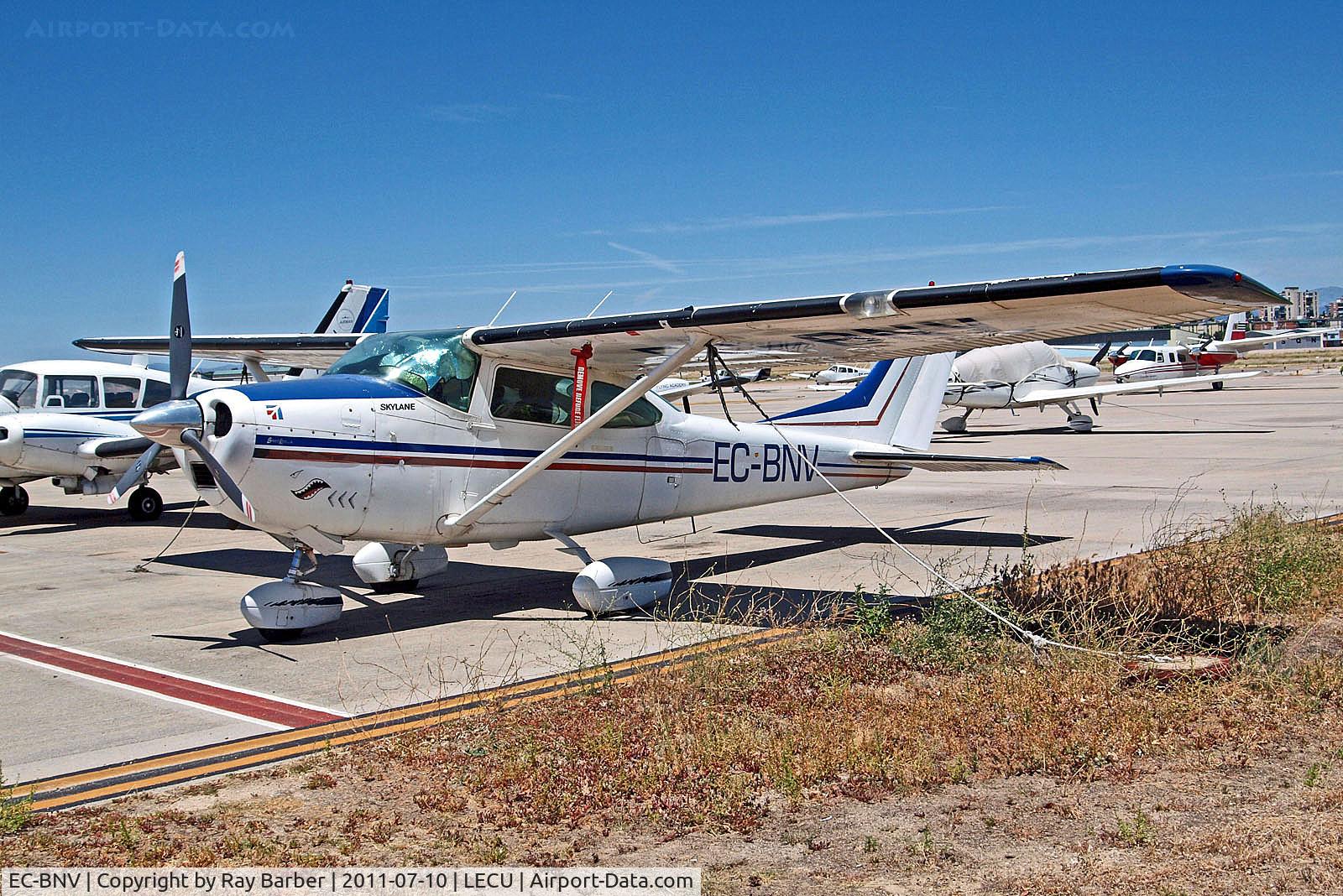 EC-BNV, 1968 Cessna 182L Skylane Skylane C/N 18258852, EC-BNV   Cessna 182L Skylane [182-58852] Madrid-Cuatro Vientos~EC 10/07/2011