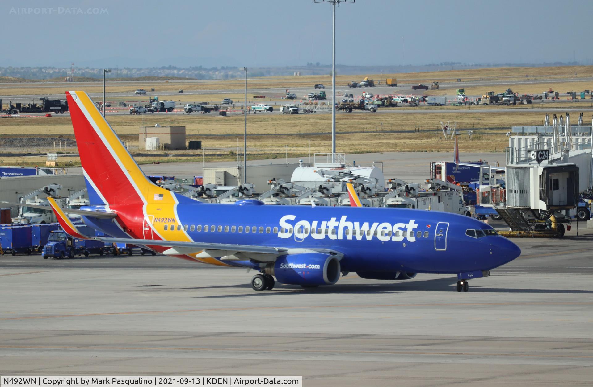 N492WN, 2004 Boeing 737-7H4 C/N 33866, Boeing 737-7H4